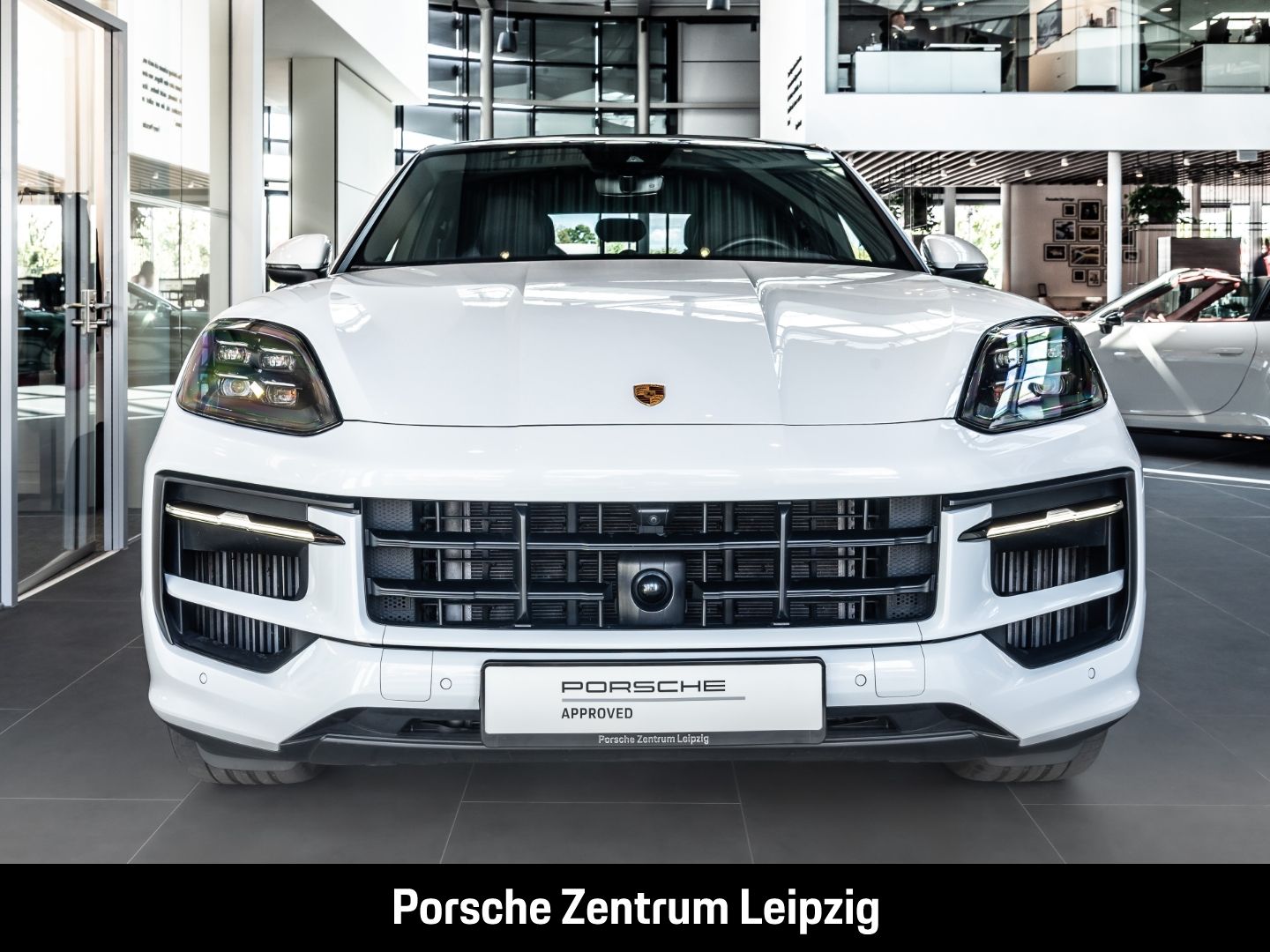 Porsche Cayenne E-Hybrid Coupe SportDesign HD-Matrix Inn