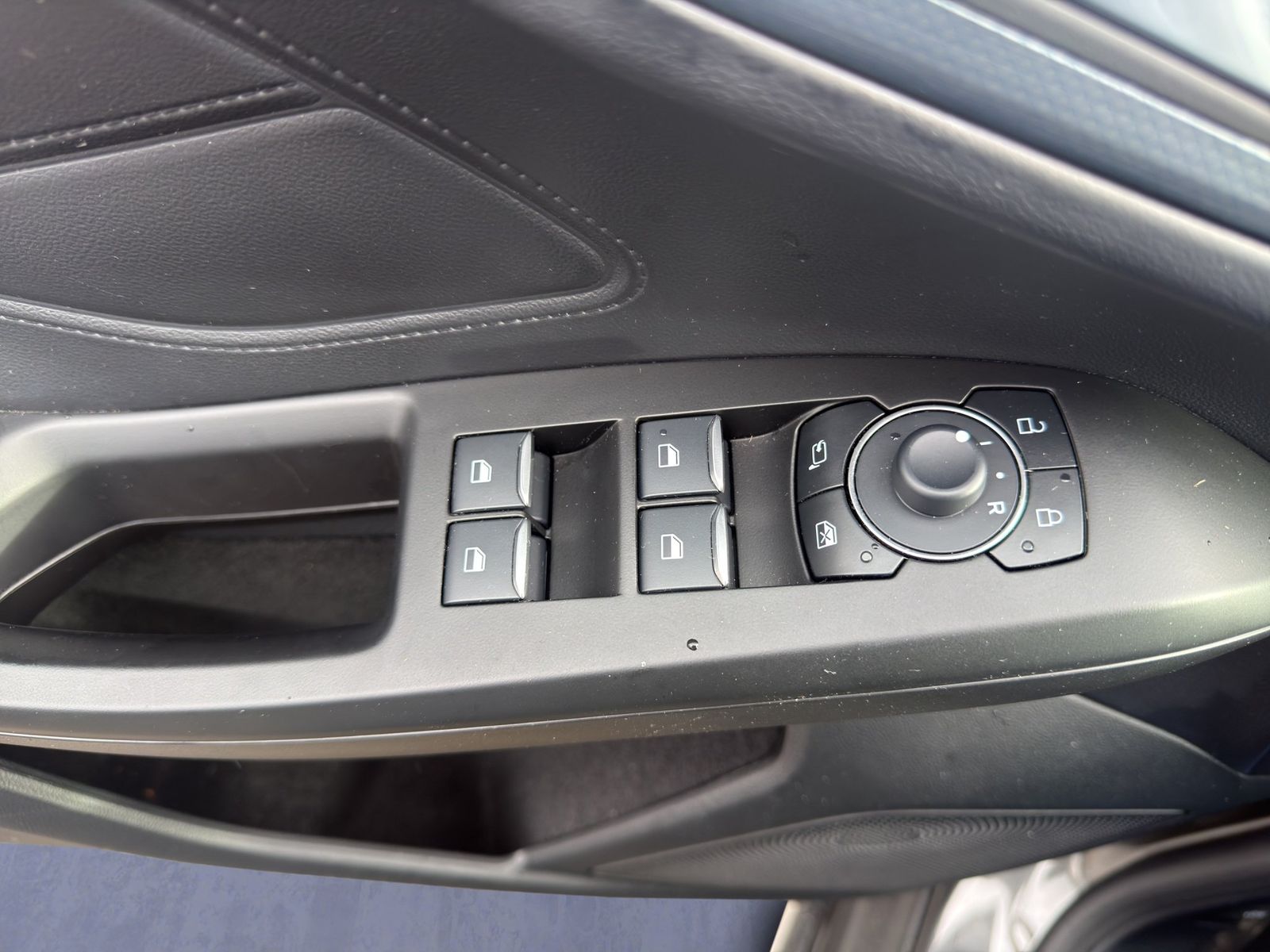 Ford Focus Turnier Active X 1.5 EcoBlue *AHK*PANO*HEA