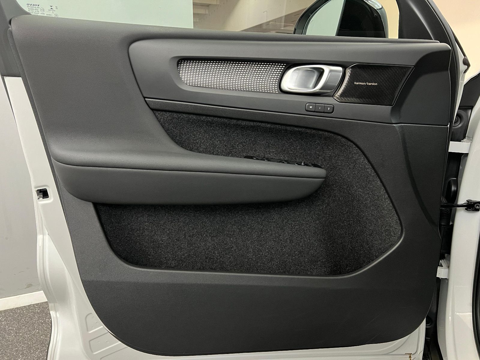 Volvo XC 40 Recharge Pro 360*PANO*MEMO*H&K*INTI-LIGHT