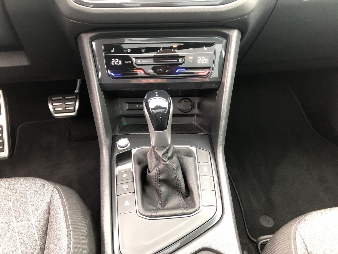 Volkswagen Tiguan 1.5 TSI DSG Move - Samsaru's Car Outlet