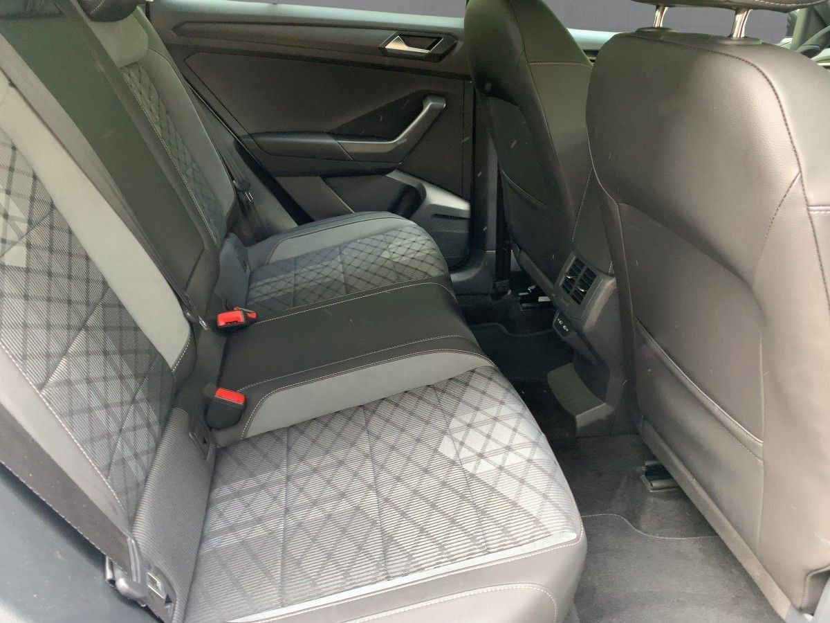 Volkswagen T-Roc 2.0 TSI DSG 4M R-LINE - Samsaru's Car Outlet