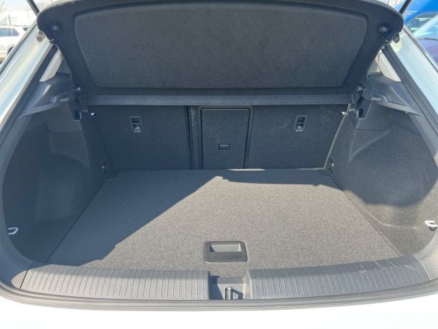 Volkswagen T-Roc 1.5 TSI DSG Move - Samsaru's Car Outlet