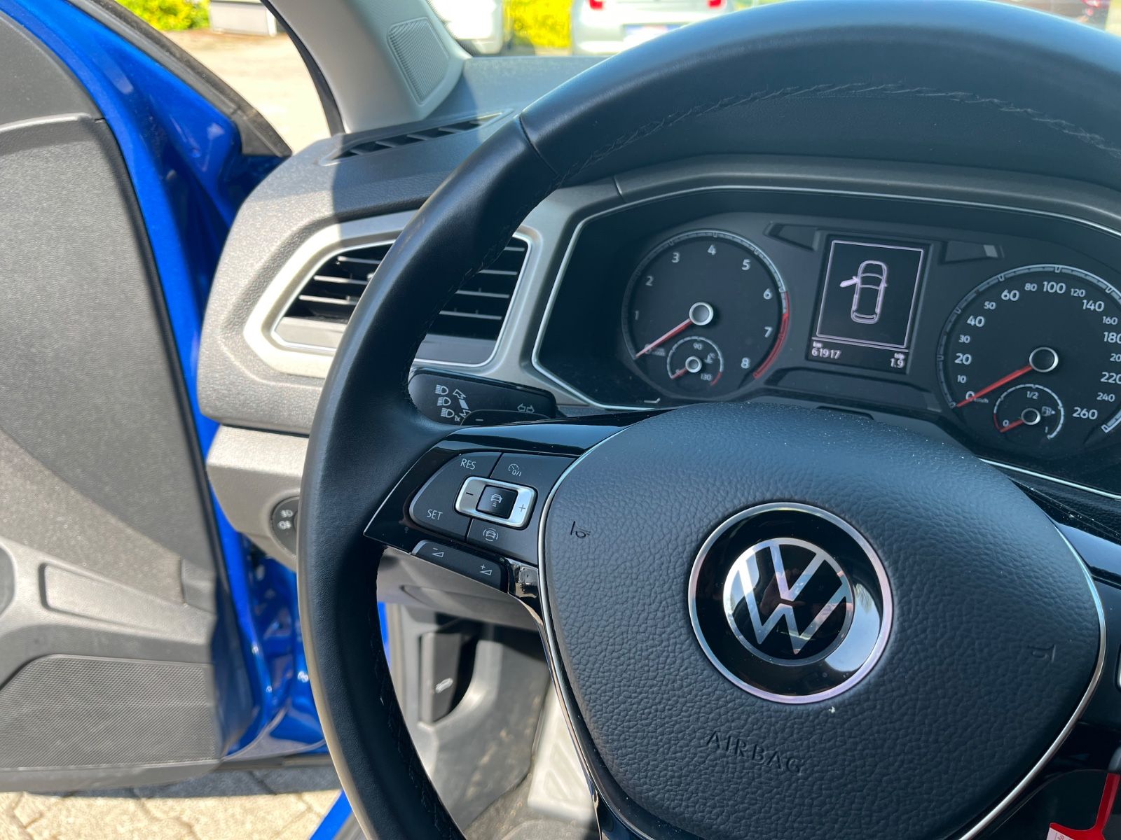 Volkswagen T-Roc 1.5 TSI DSG Style - Samsaru's Car Outlet