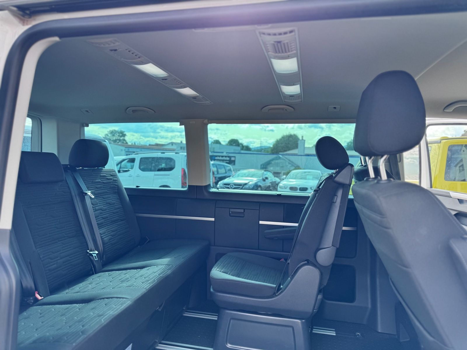 Volkswagen T6.1 Multivan Comfortline - Samsaru's Car Outlet