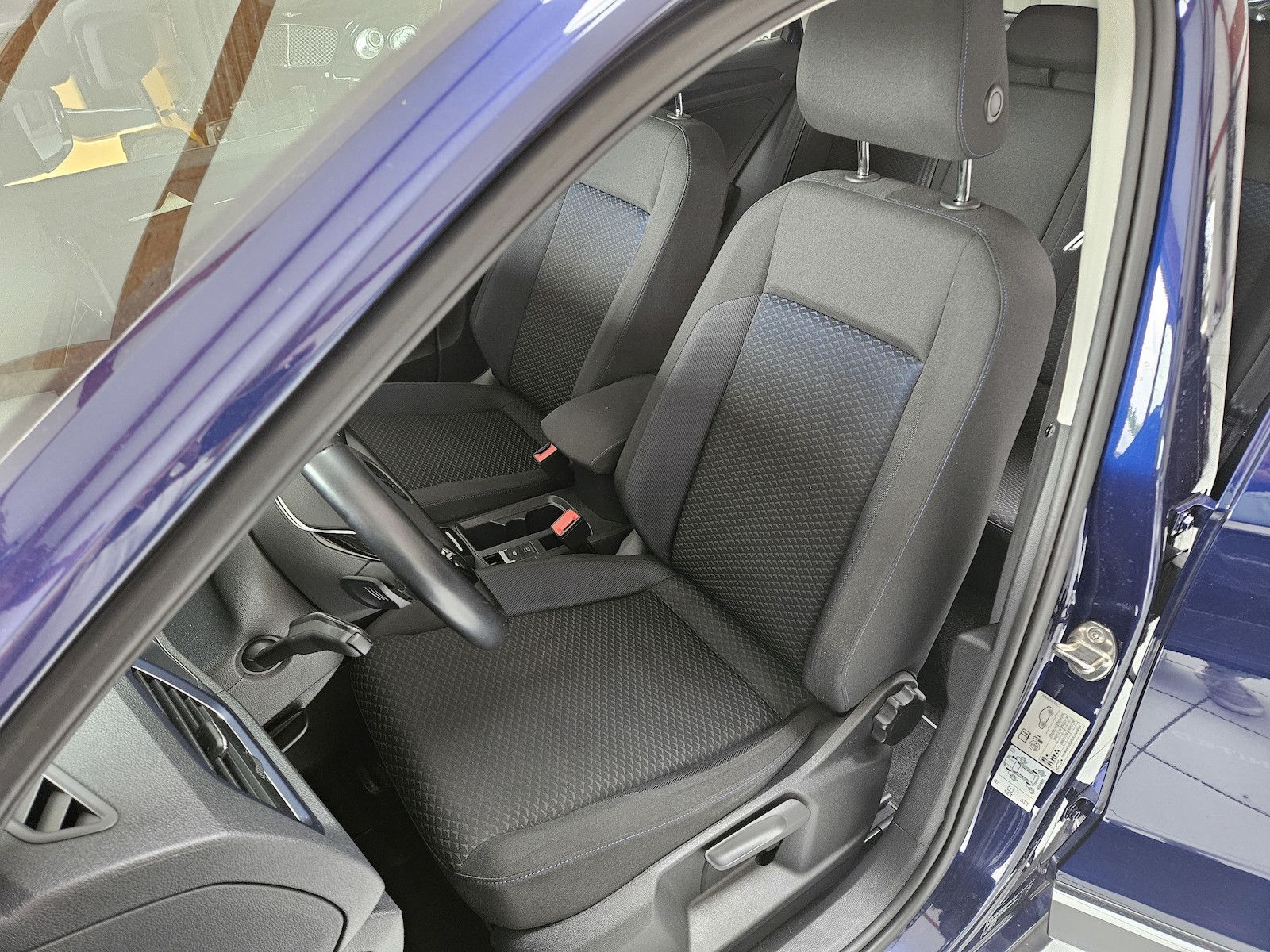 Volkswagen T-Roc 1.5 TSI Style - Samsaru's Car Outlet