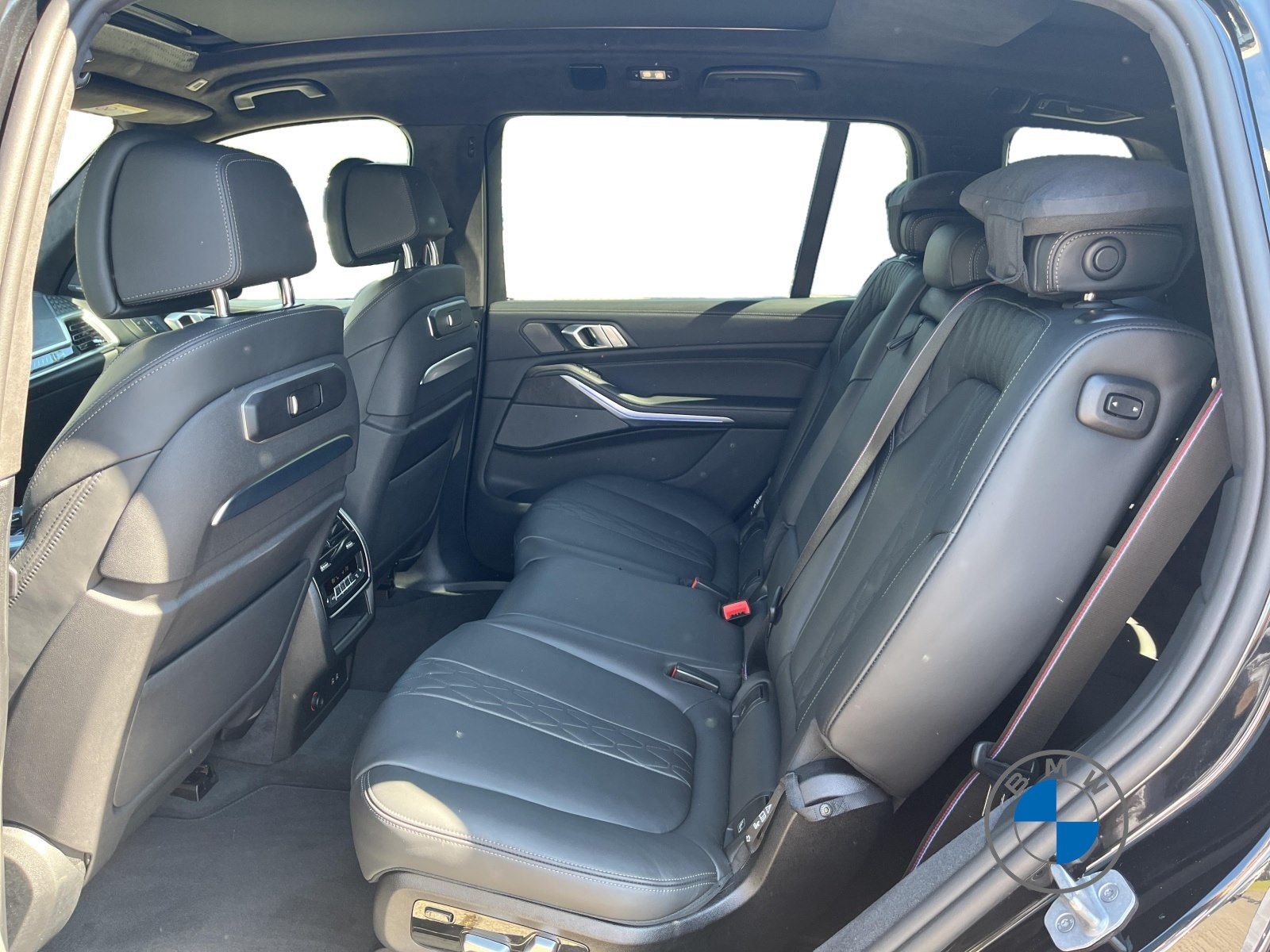 BMW X7 M60i xDrive Autobahnas Pano Sky AHK Sthzg H/K