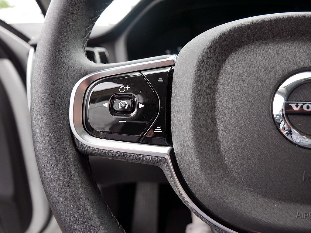 Volvo S60 T8 Twin Engine AWD Ultimate Dark Plug-InE6