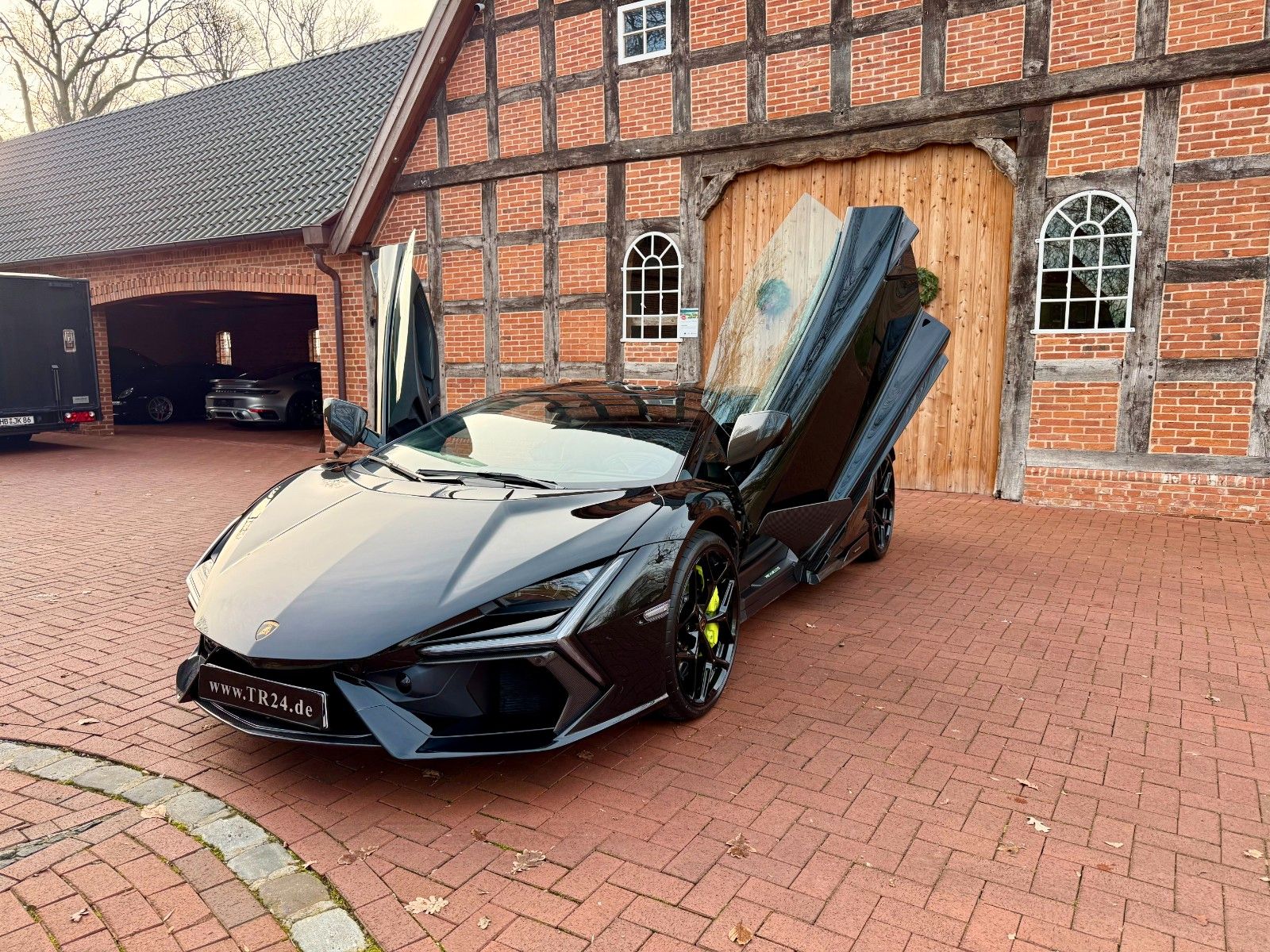 Lamborghini Revuelto V12 MY26/Carbon/PassengerDis/CorsaTex