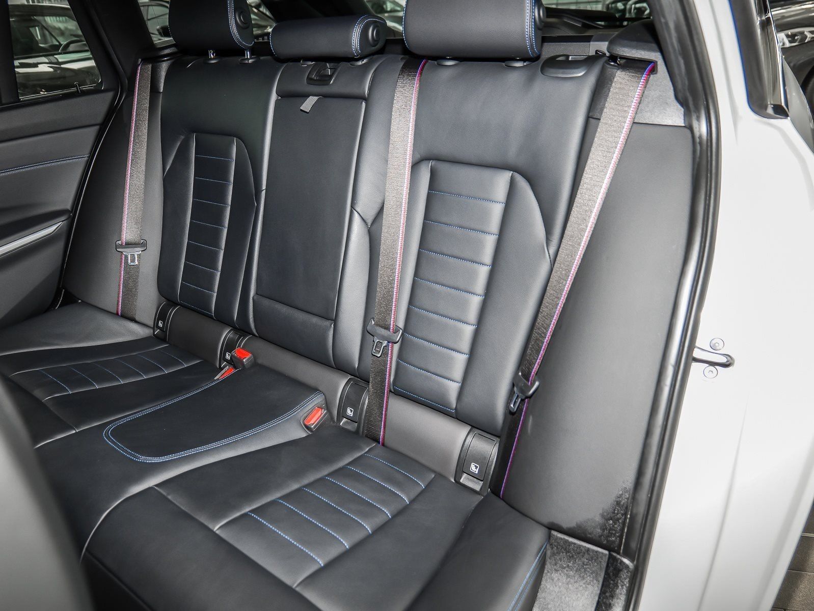 BMW 330i xDrive Touring M-Sport Pro - Samsaru's Car Outlet