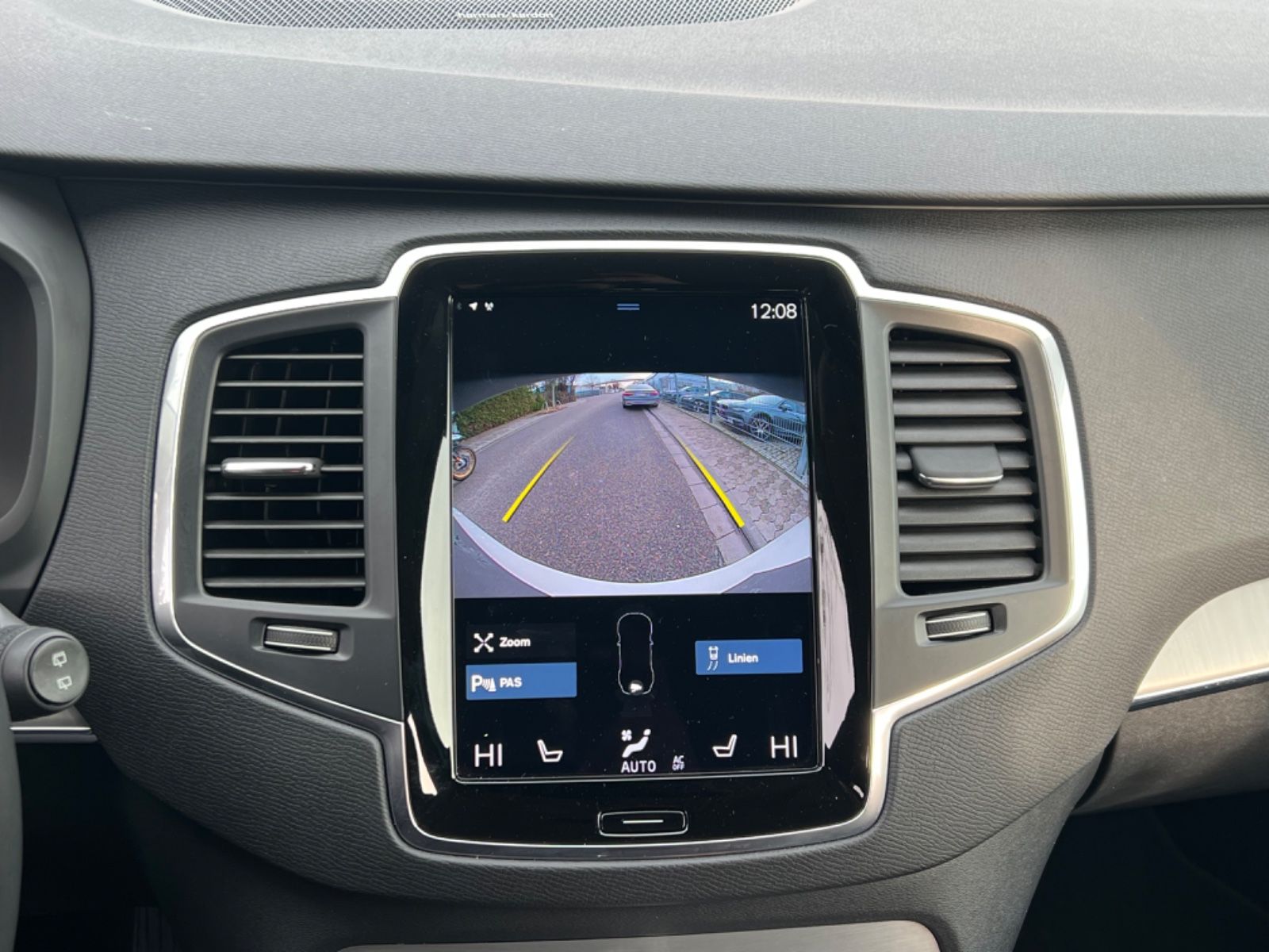Volvo XC90 T8 R Design AWD - Samsaru's Car Outlet