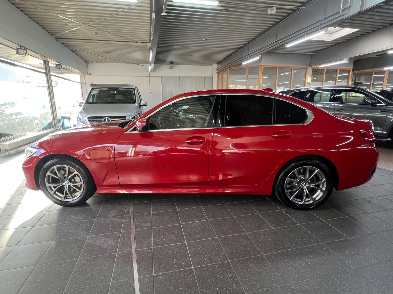 BMW 330 e Lim. Luxury Line 3D+HuD+Laser+Dashcam uvm.