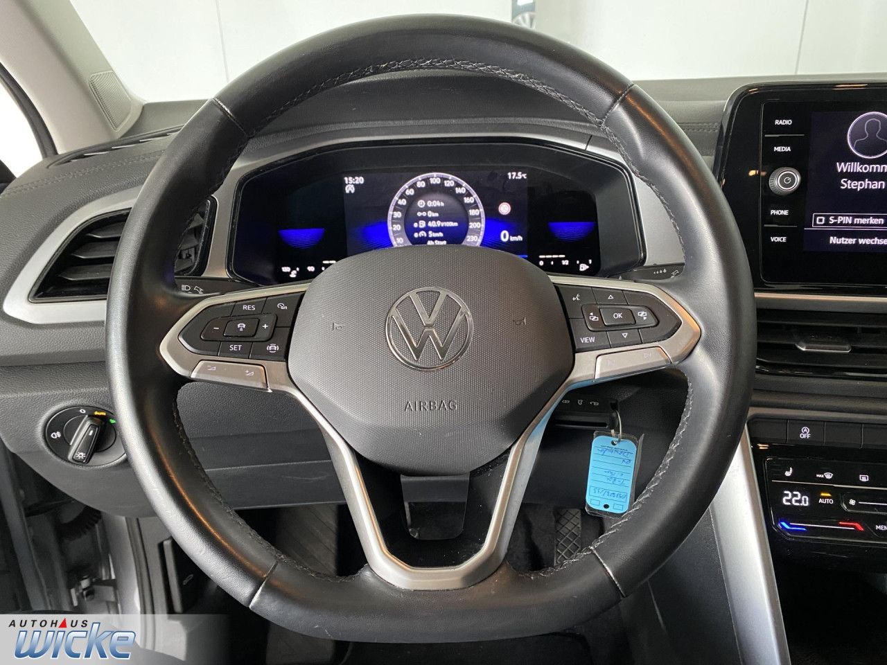 Volkswagen T-Roc 1.0 TSI Life - Samsaru's Car Outlet
