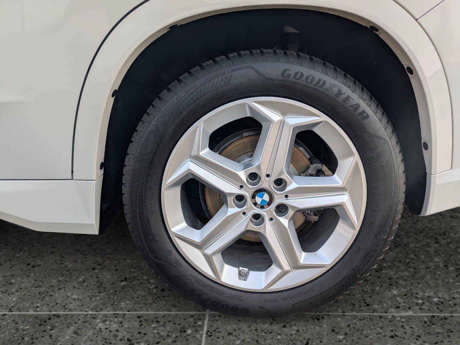 BMW X1 xDrive23i M Sport - Samsaru's Car Outlet