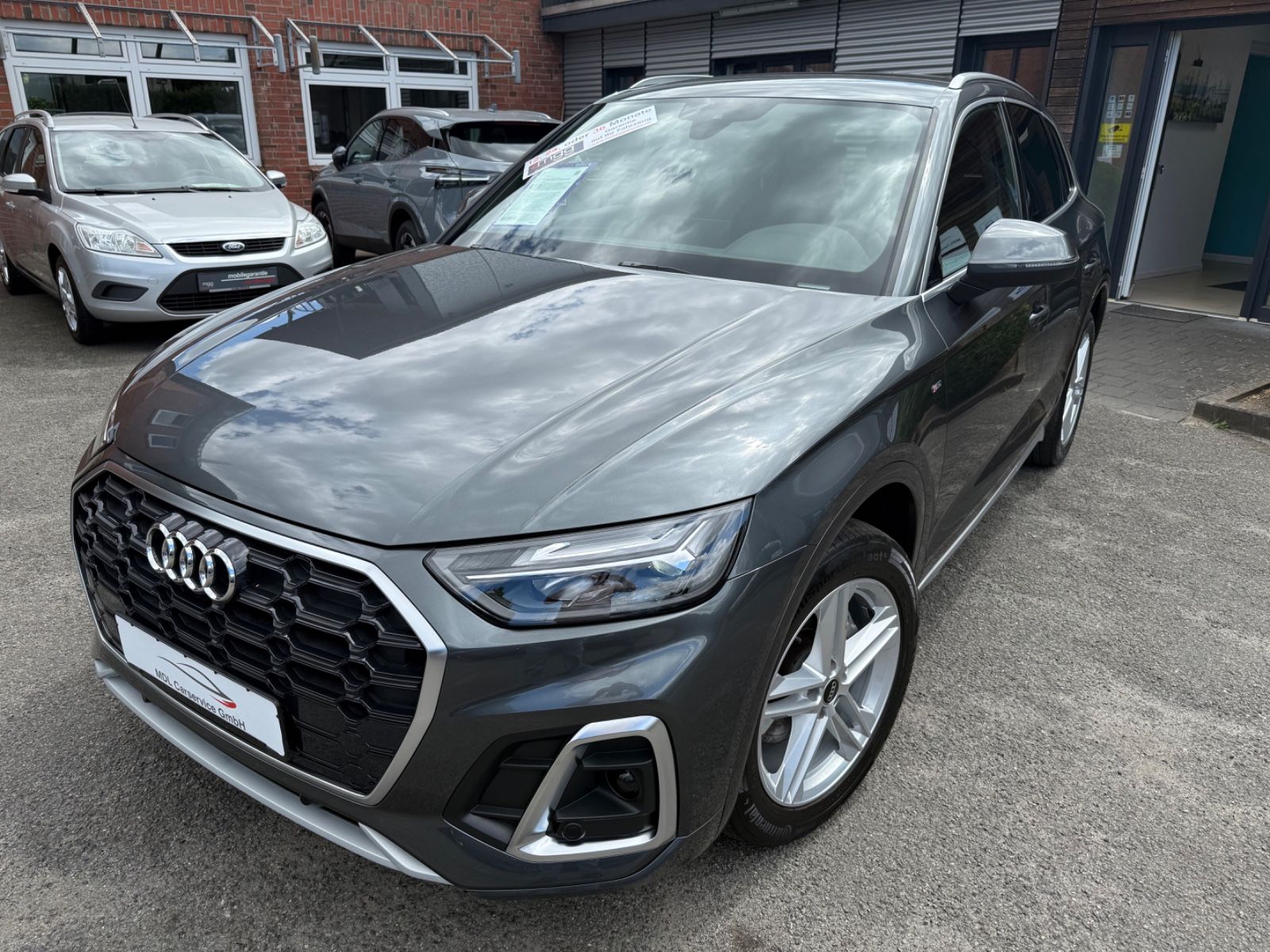 Audi Q5 40 TDI quattro S line - Samsaru's Car Outlet