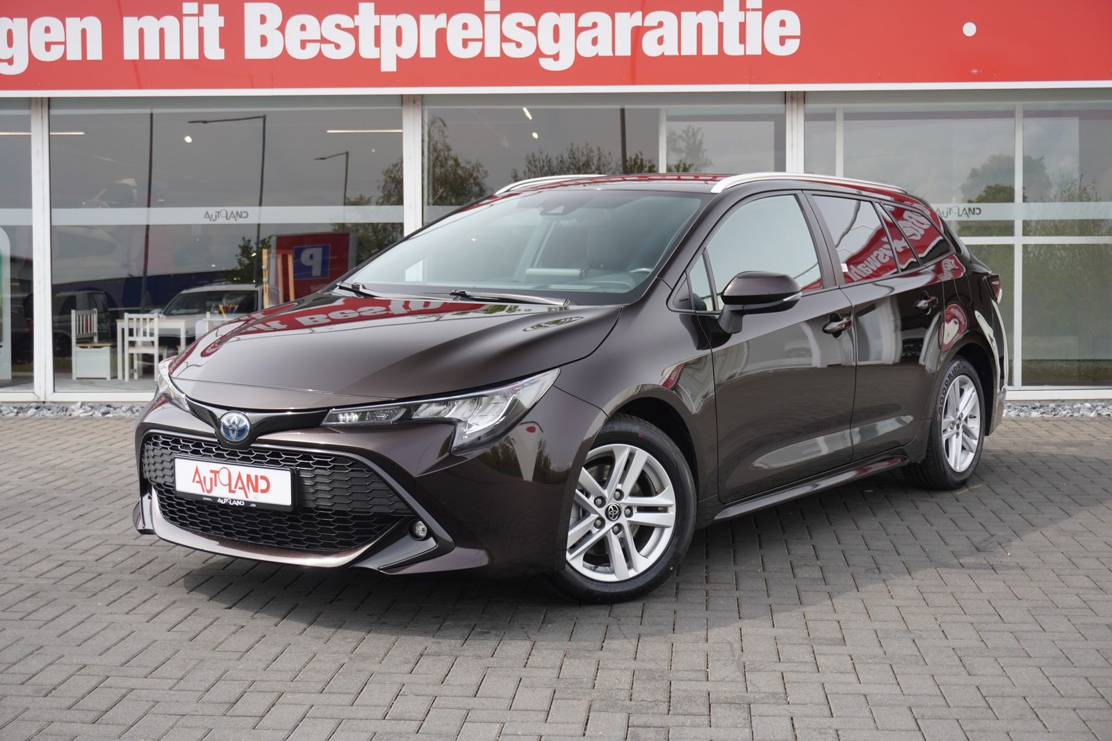 Toyota Corolla 2.0 Hybrid Lounge - Samsaru's Car Outlet