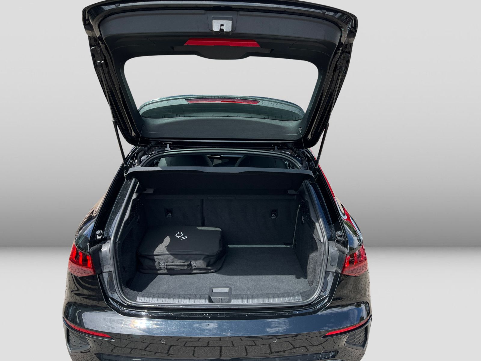 Audi A3 Sportback 40 TFSIe S tronic S line - Samsaru's Car Outlet