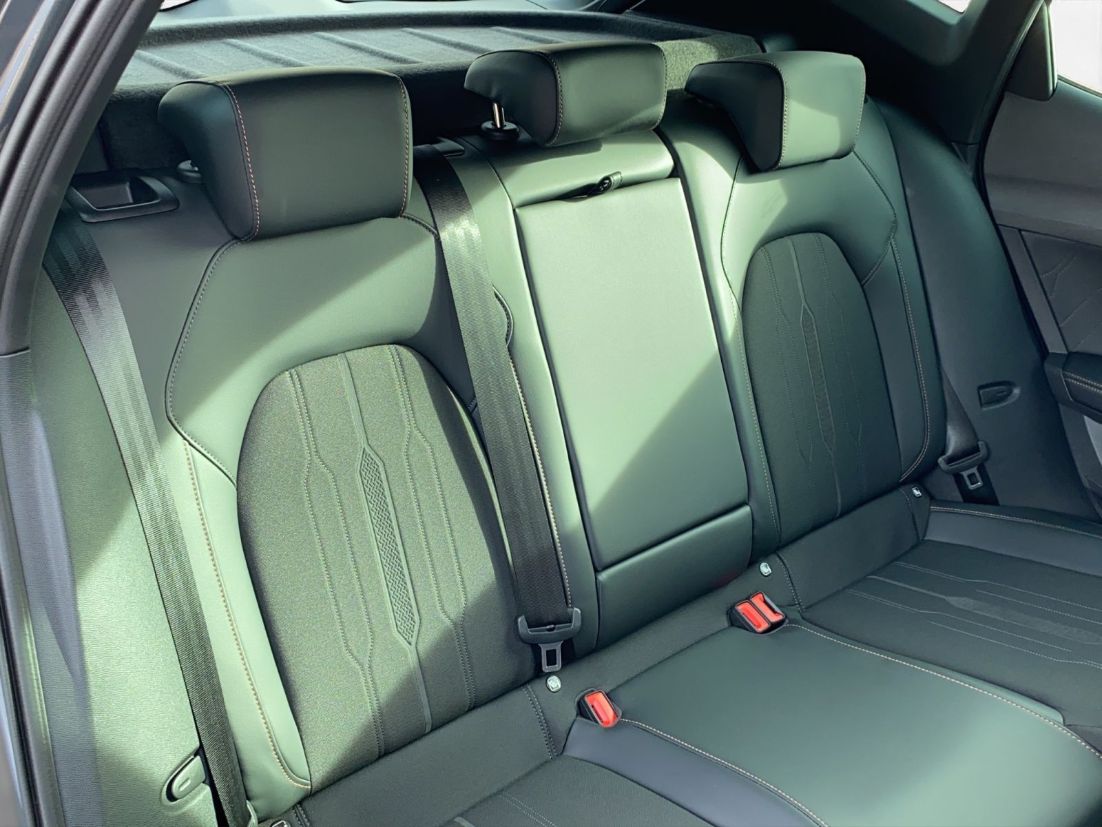 Cupra Formentor VZ 1.4 TSI e-Hybrid AHK Navi KAM LED