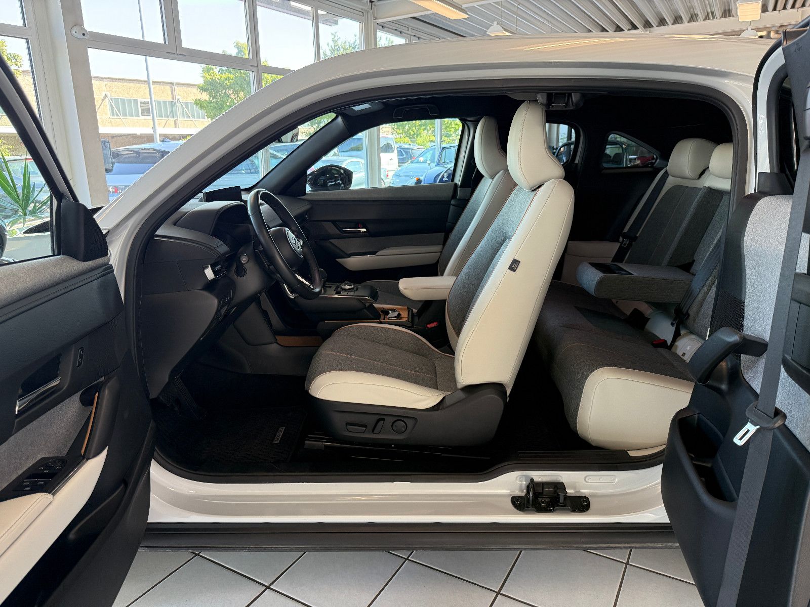 Mazda MX-30 First Edition - Samsaru's Car Outlet