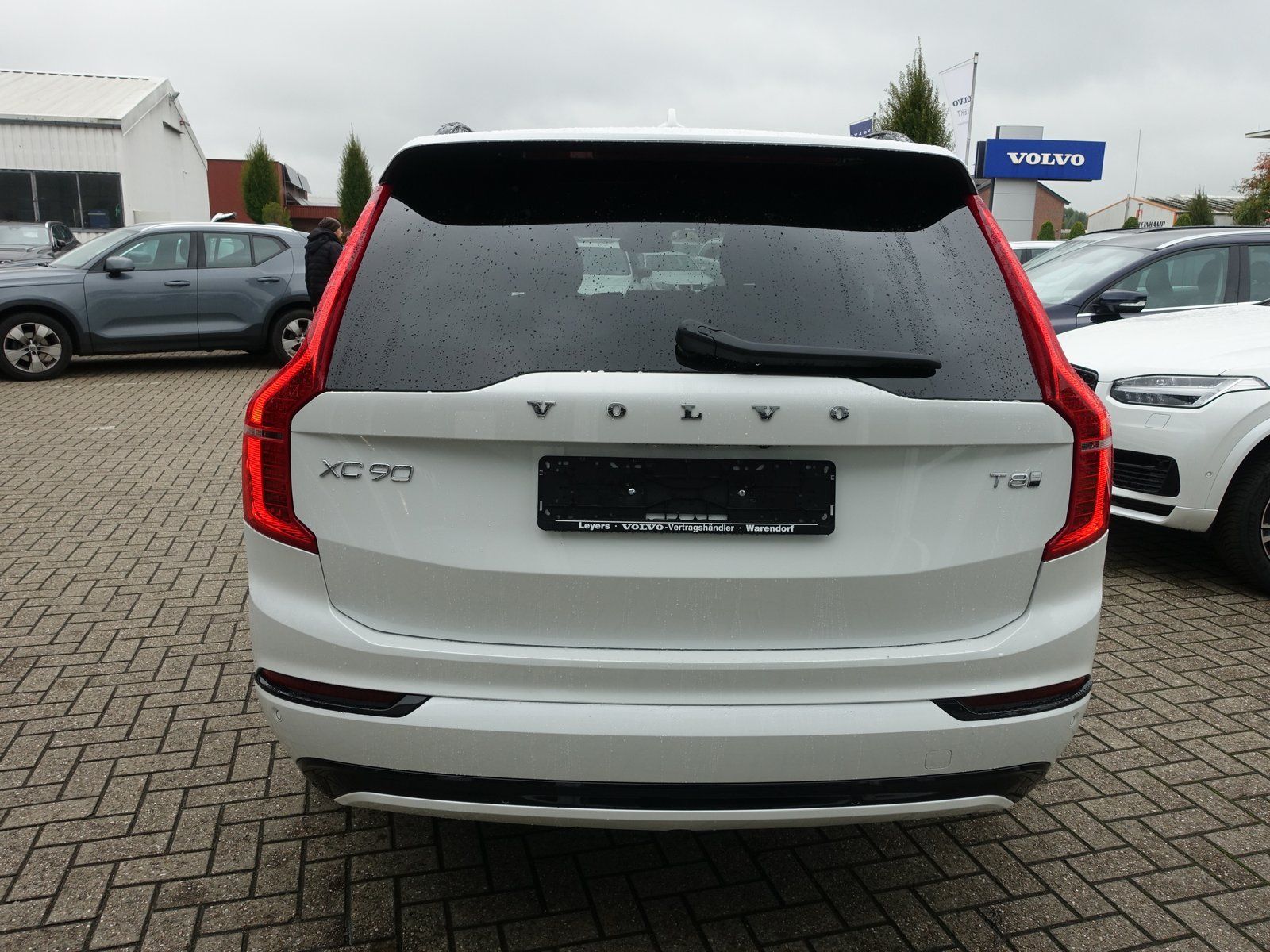Volvo XC90 Plus Dark T8 AWD Plug-inHybrid/AHK/360°/H&K