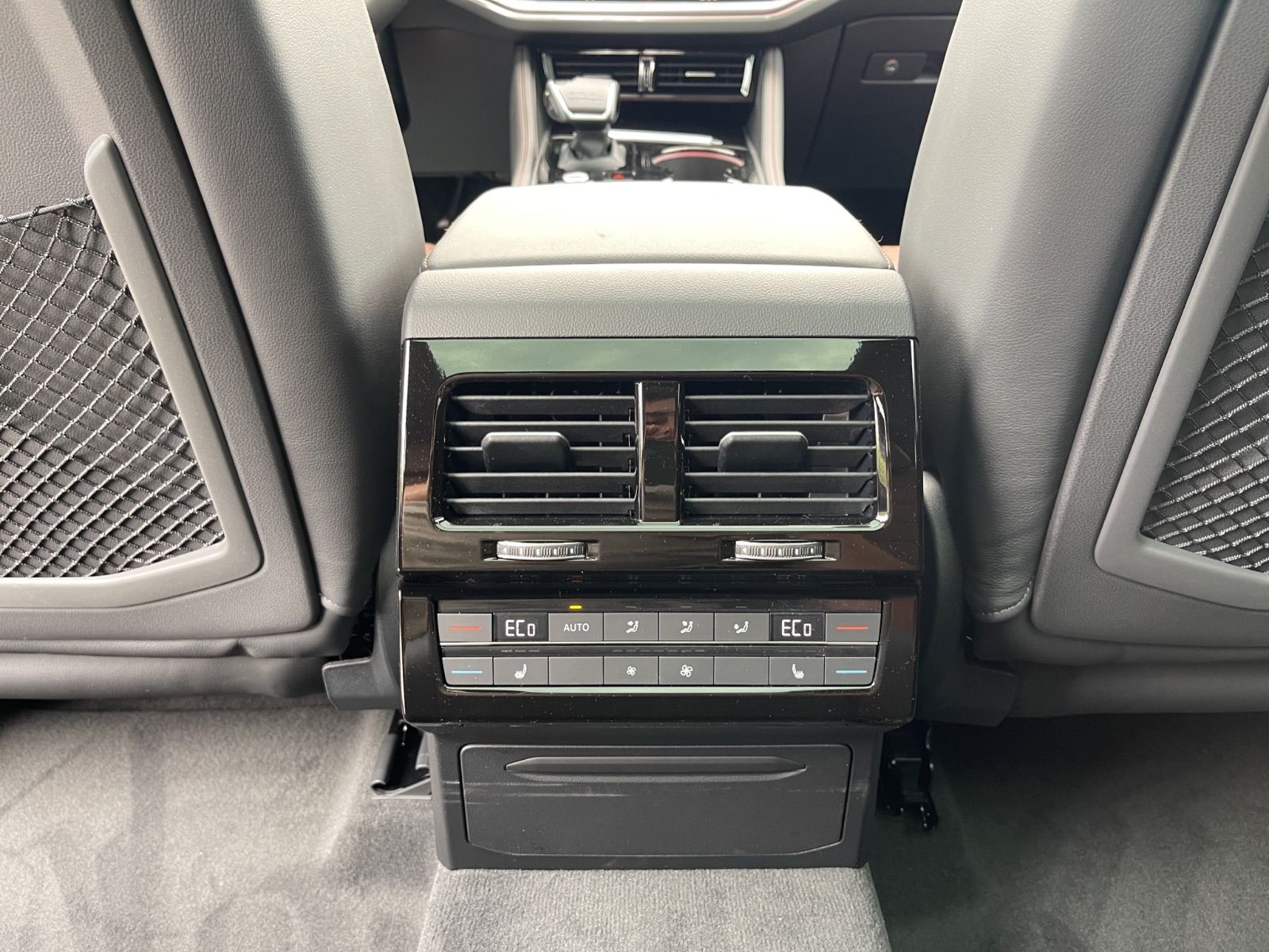 Volkswagen Touareg 3.0 TDI 4-Mot R-Line Final Edition*VOLL*