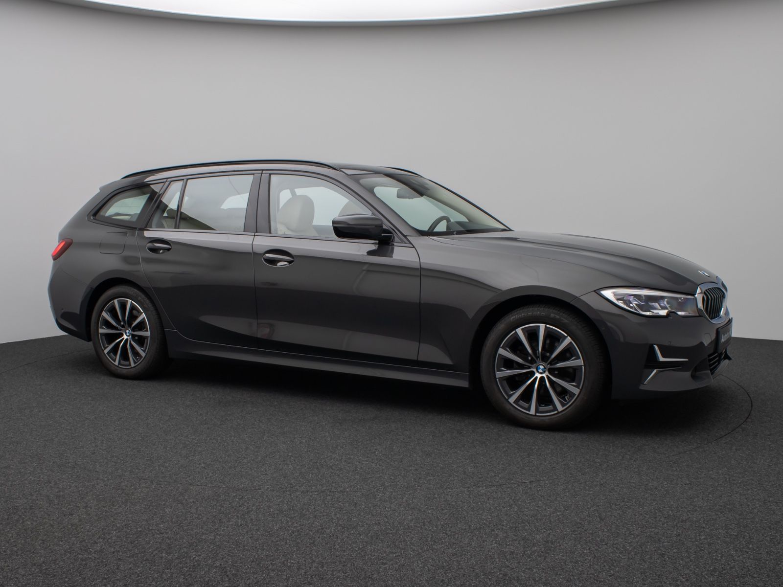 BMW 320d xD Luxury Line - Samsaru's Car Outlet