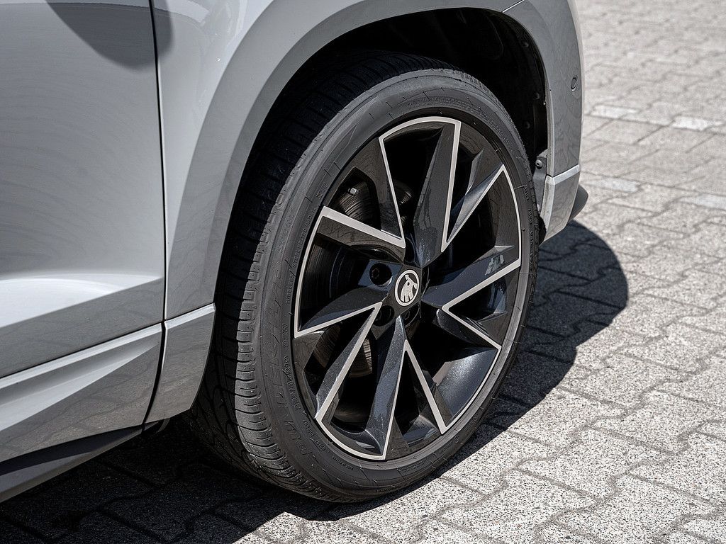 Skoda Karoq 2.0 TSI Sportline 4x4 AHK KAM MATRIX ACC