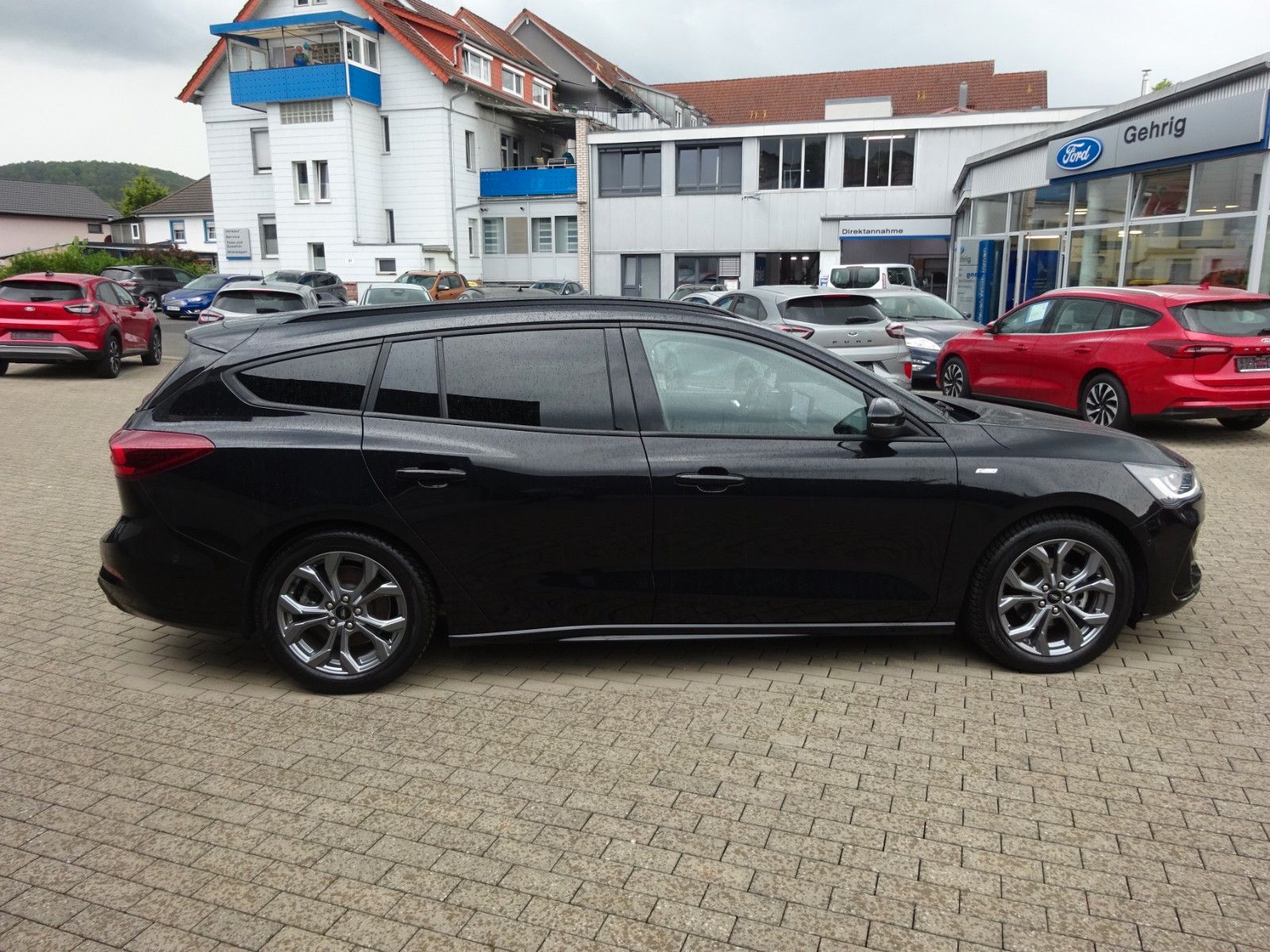 Ford Focus Turnier ST-Line X Autom AHK iACC HuD