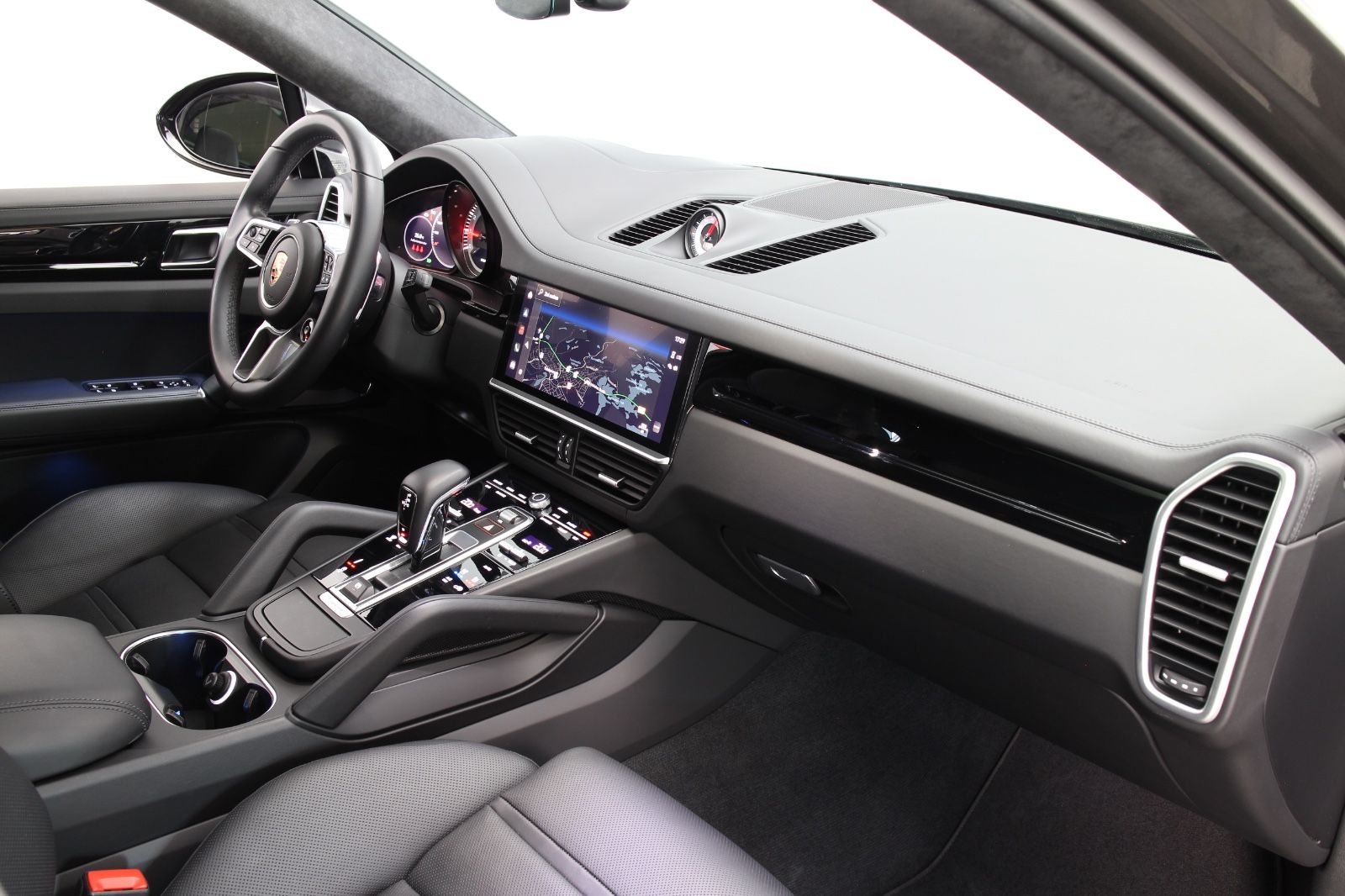 Porsche Cayenne Coupe GTS InnoDrive HeadUp Softclose