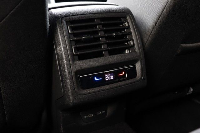 Volkswagen Golf VIII 1.5 TSI Style - Samsaru's Car Outlet