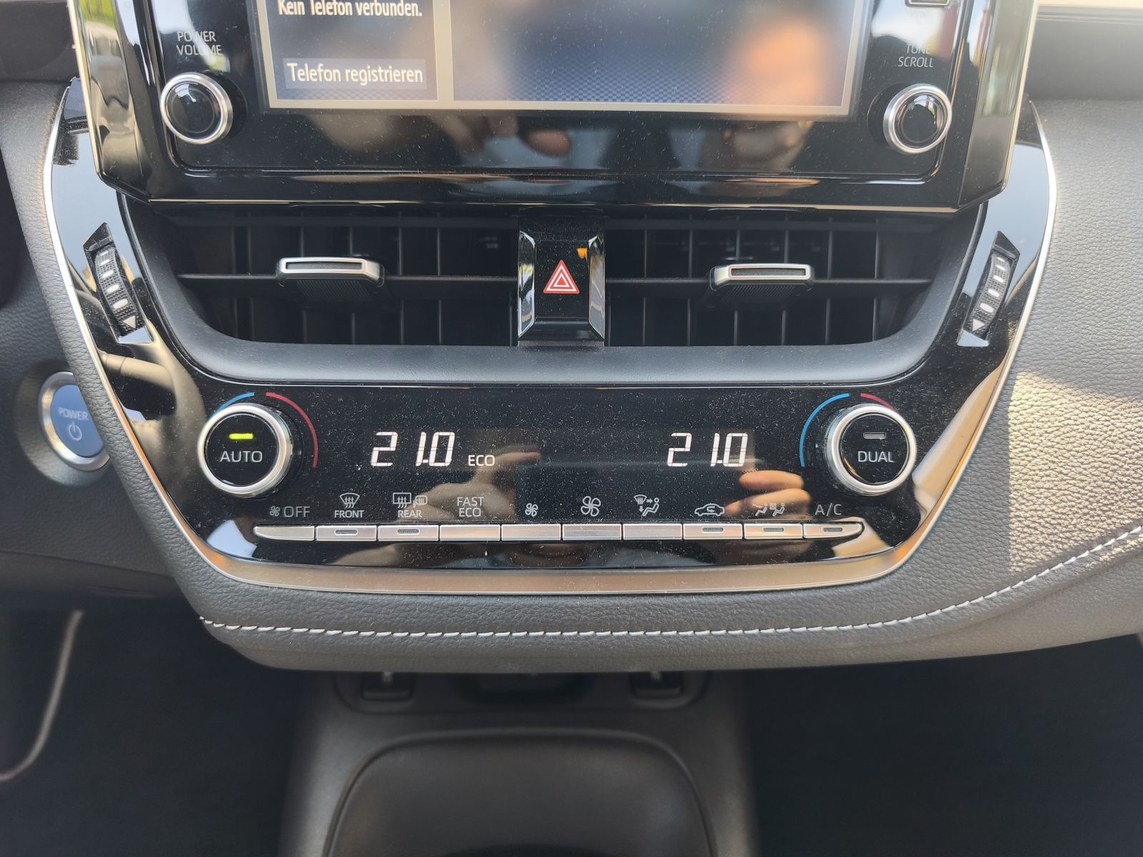 Toyota Corolla Touring Sports 2.0 Hybrid Team D - Samsaru's Car Outlet