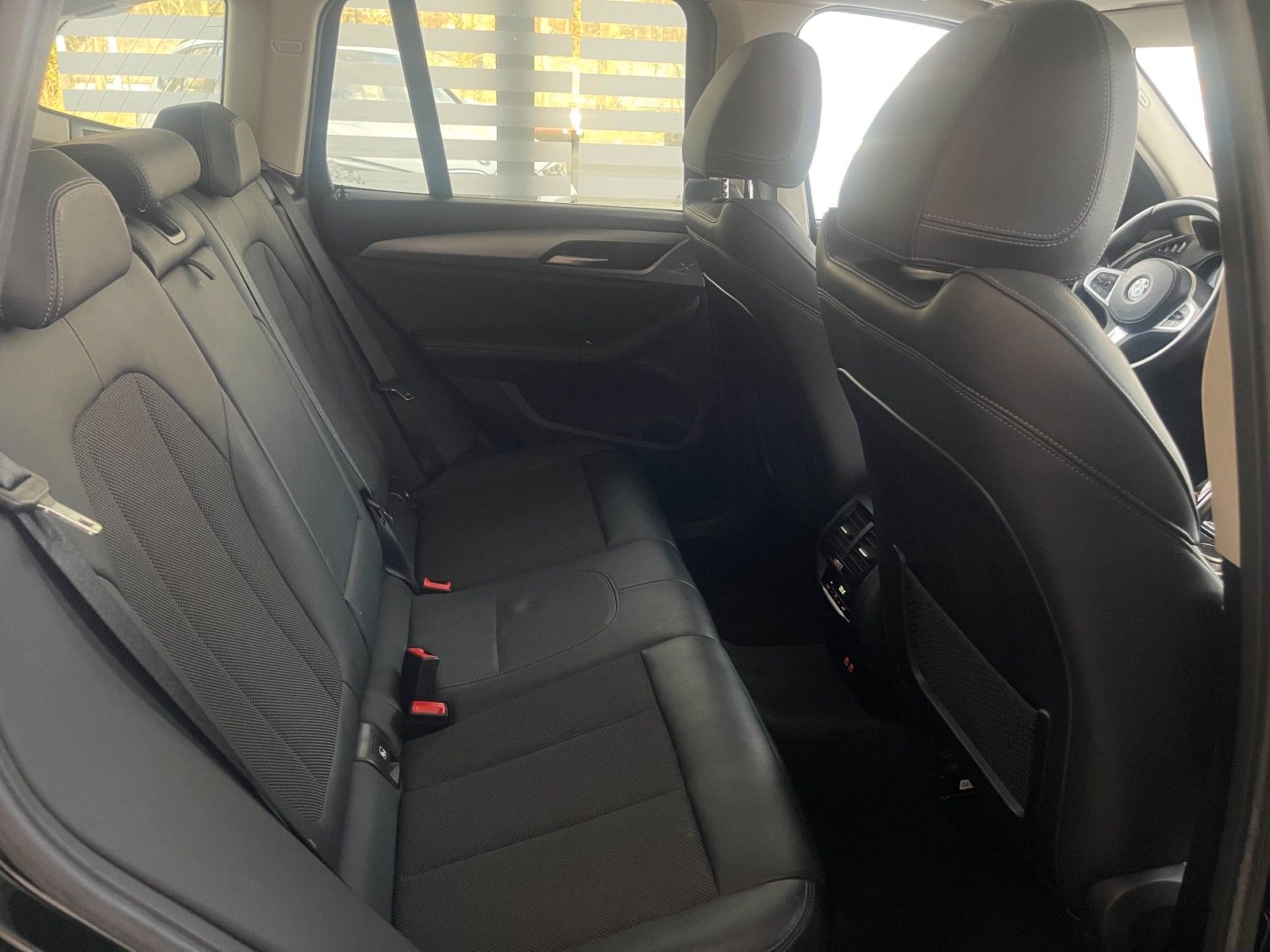 BMW X3 xDrive 30d Sport - Samsaru's Car Outlet