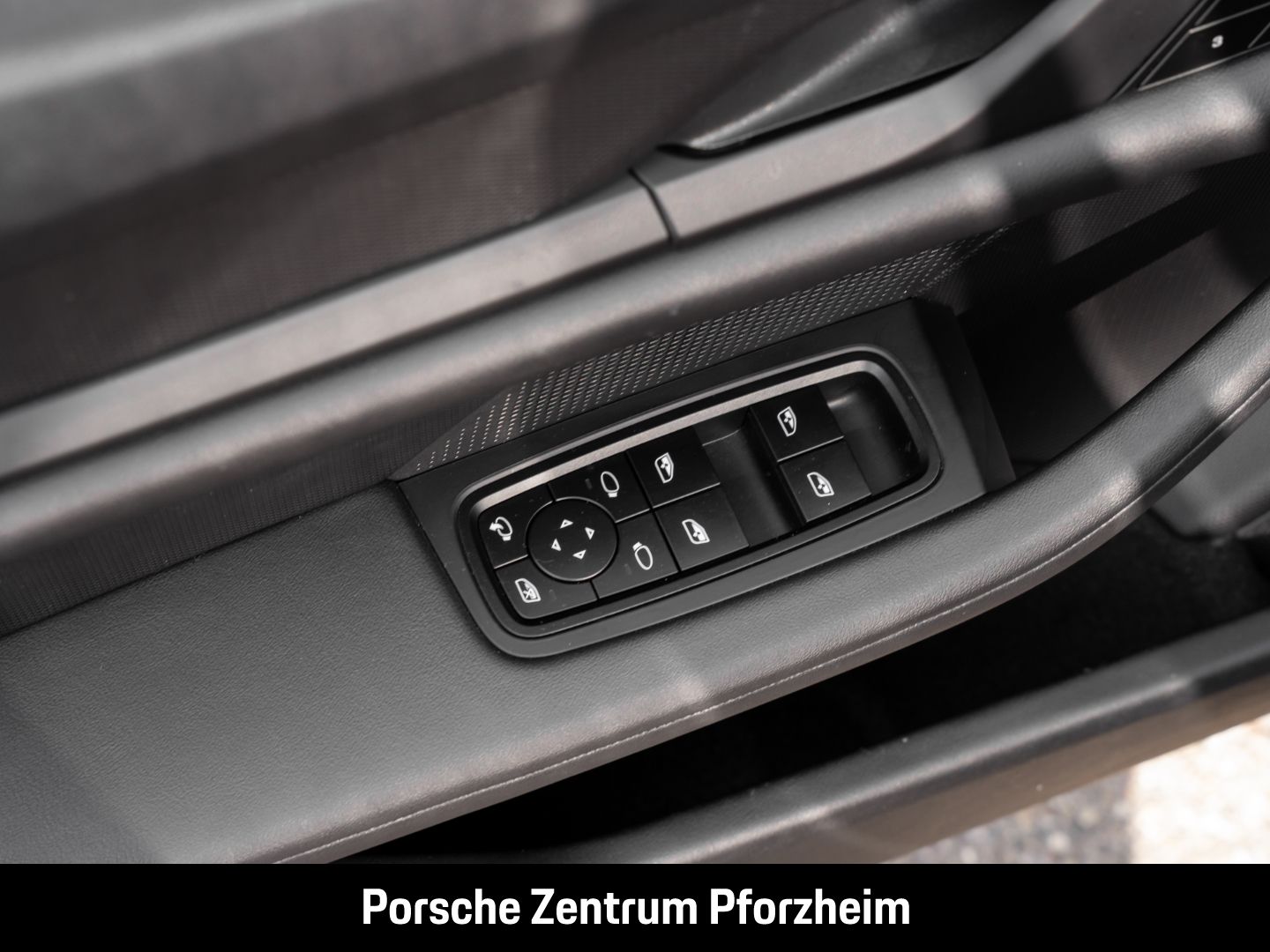 Porsche Taycan Sport Turismo PASM SurroundView InnoDrive
