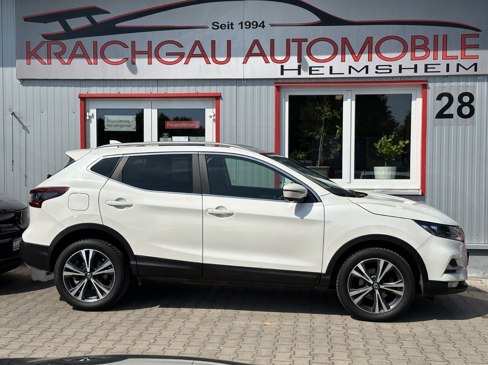 Nissan Qashqai 1.3 - Samsaru's Car Outlet