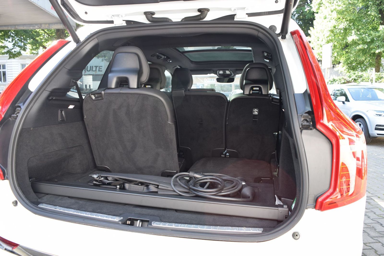 Volvo XC90 T8 AWD Plus - Samsaru's Car Outlet
