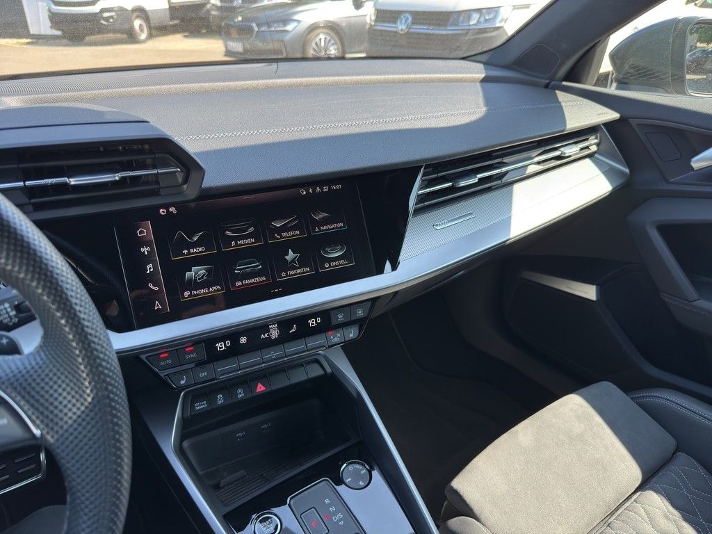 Audi A3 Lim. 35 TFSI S-Line *B&O*MATRIX-LED*CARBON*NA