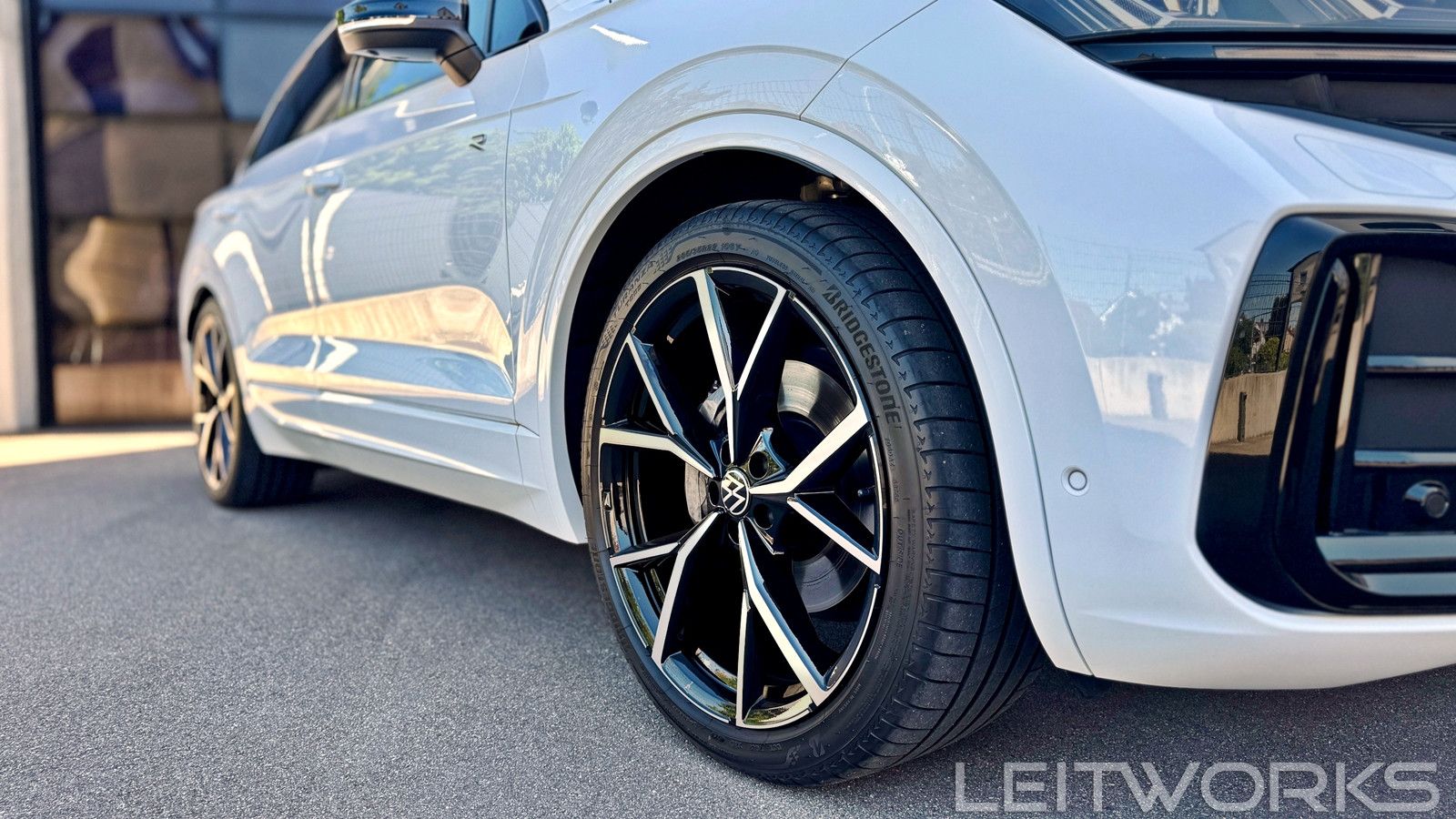 Volkswagen Touareg R-Line - Samsaru's Car Outlet