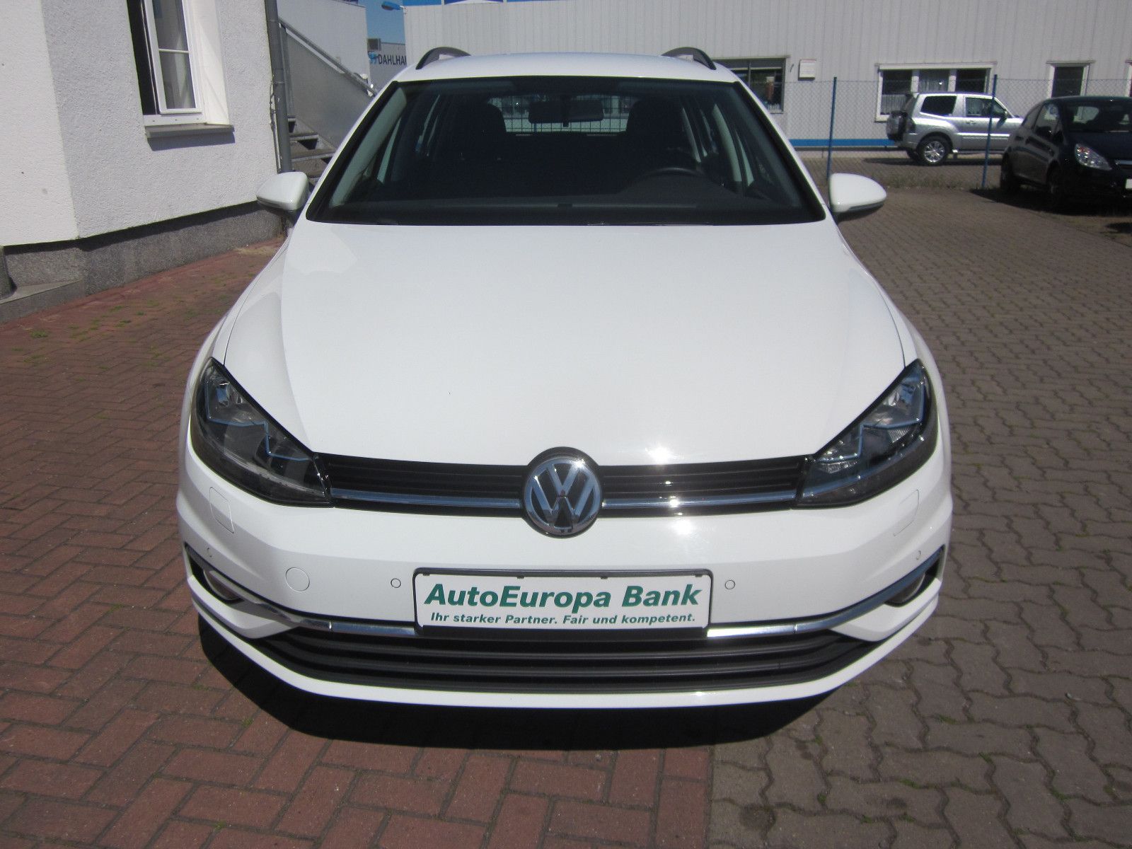 Volkswagen Golf VII Comfortline - Samsaru's Car Outlet