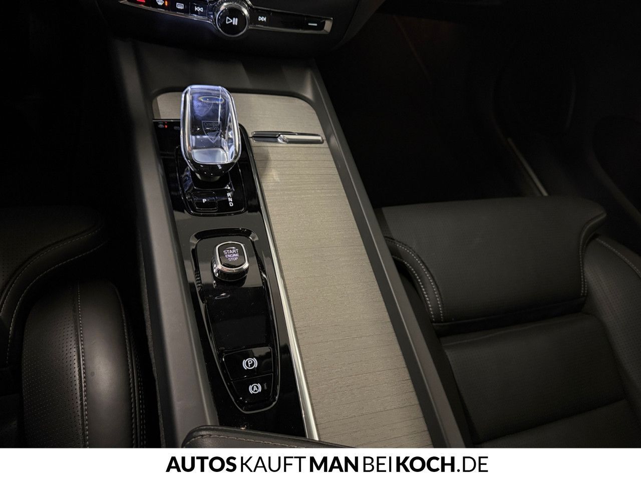 Volvo S60 B5 AWD Ultimate Dark STHz PANO HUD 360 ALARM