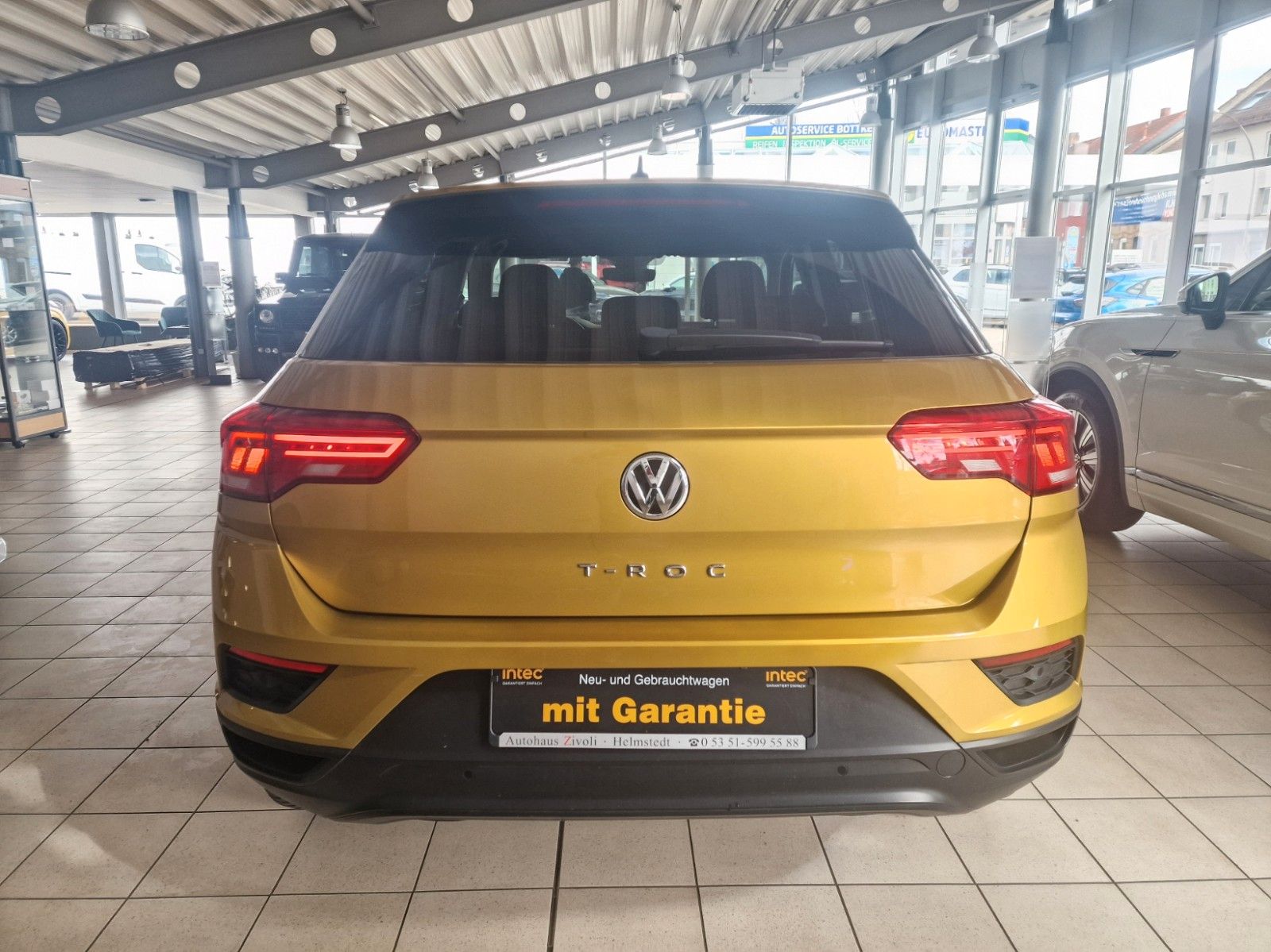 Volkswagen T-Roc Basis - Samsaru's Car Outlet
