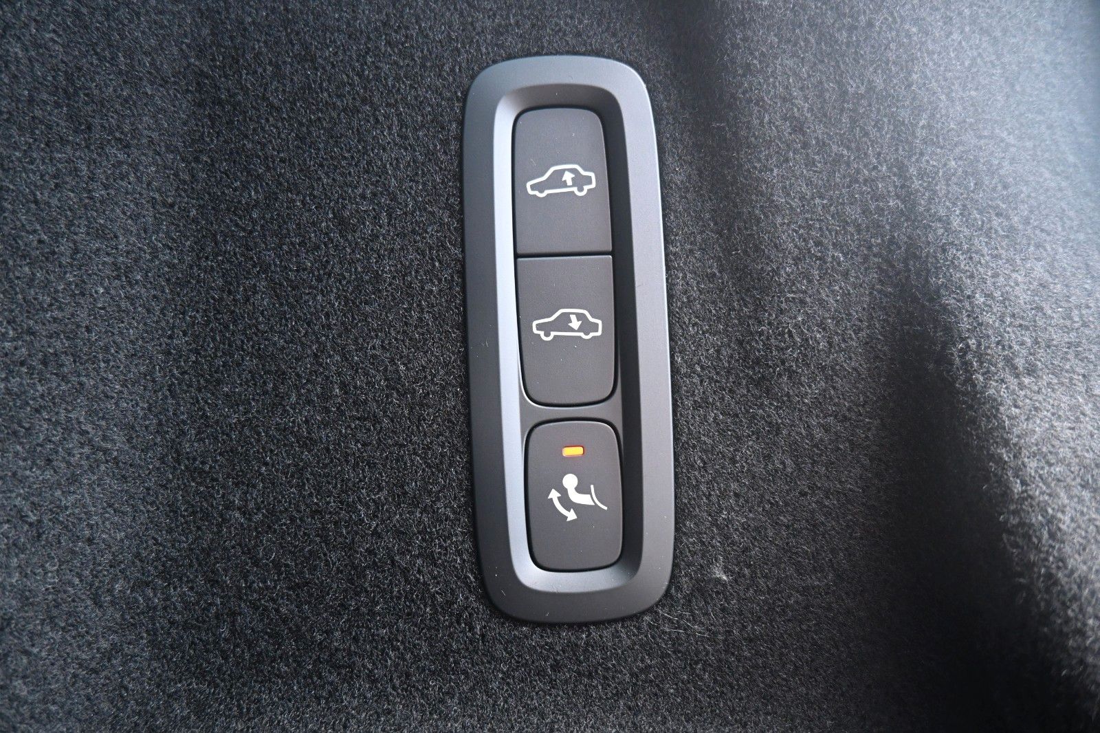 Volvo XC60 B4 D AWD Ultimate Dark*STDHZG*360°*LUFT*ACC