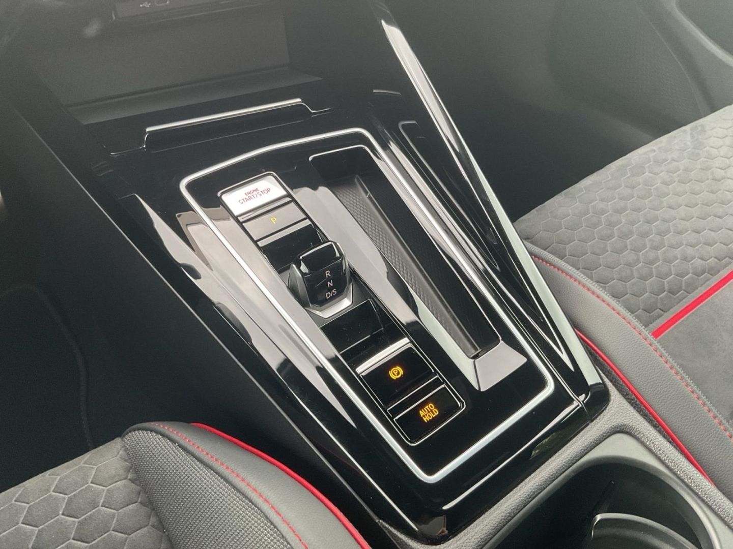 Volkswagen Golf 8 VIII Clubsport 2.0 TSI - Samsaru's Car Outlet