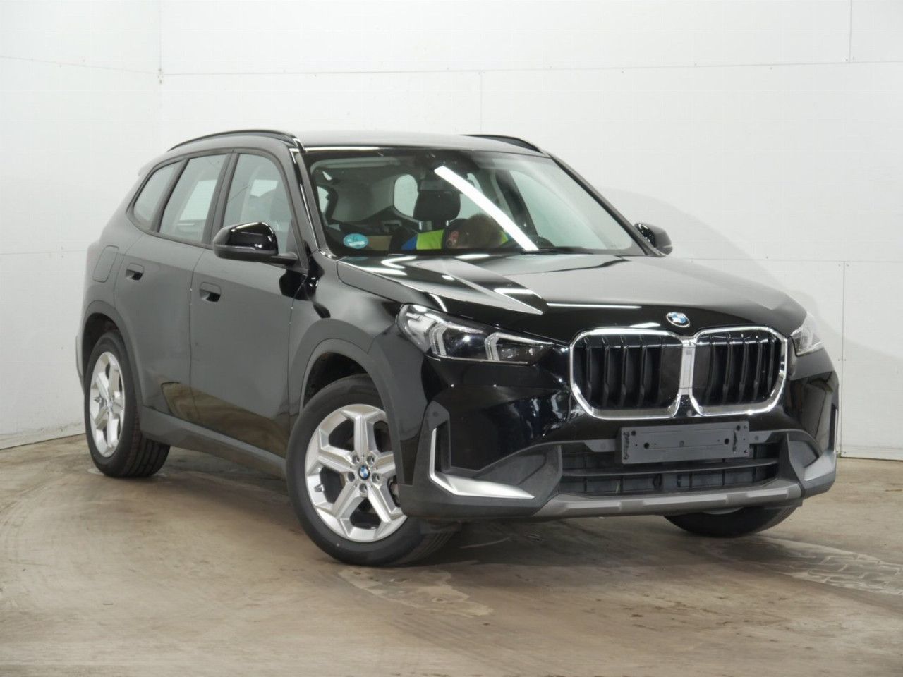 BMW X1 xDrive20d DAProf PA+ HUD LCProf KomZug St+Go" → "BMW X1 xDrive20d - Samsaru's Car Outlet