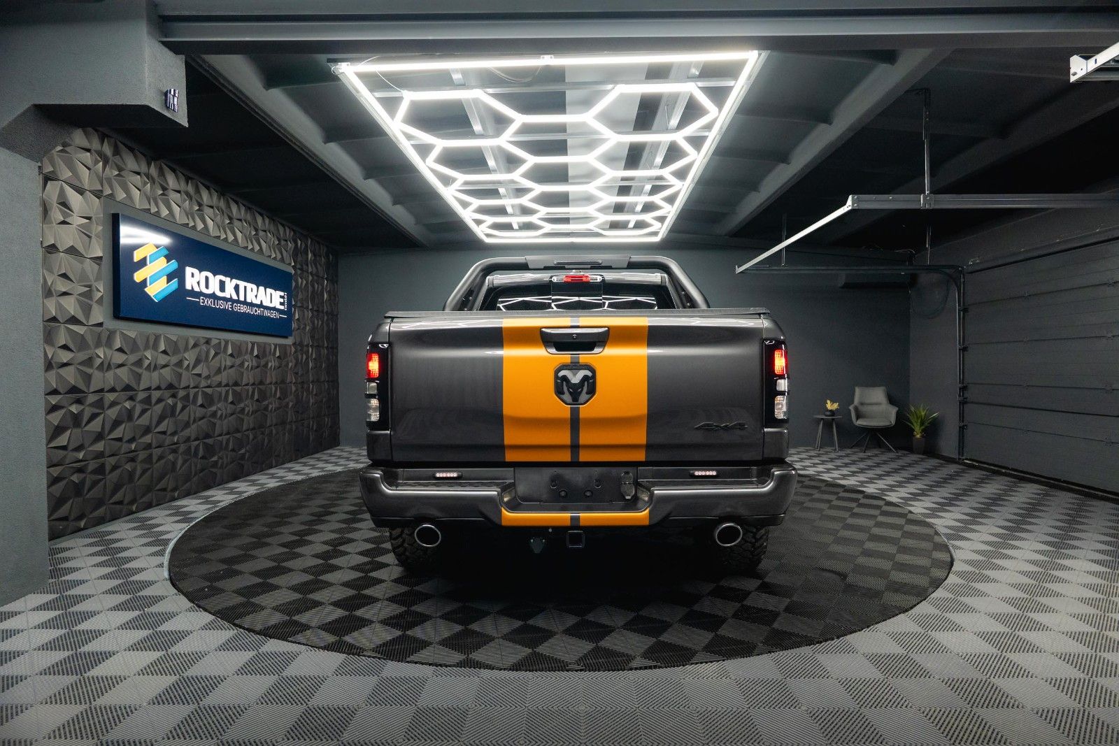 Dodge RAM 5.7 V8 HEMI 4x4 OFFROAD Night-Paket *LED*19%