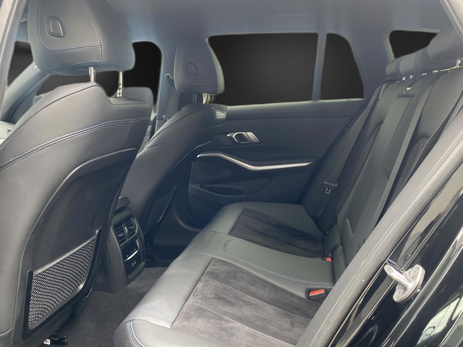 BMW 320 d xD M Sport - Samsaru's Car Outlet