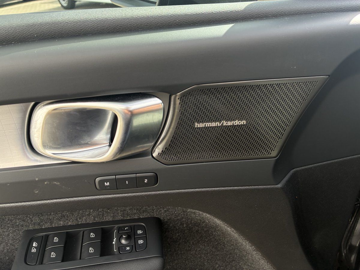 Volvo XC40 B3 Plus Dark Harman/Kardon inkl. Winterräde