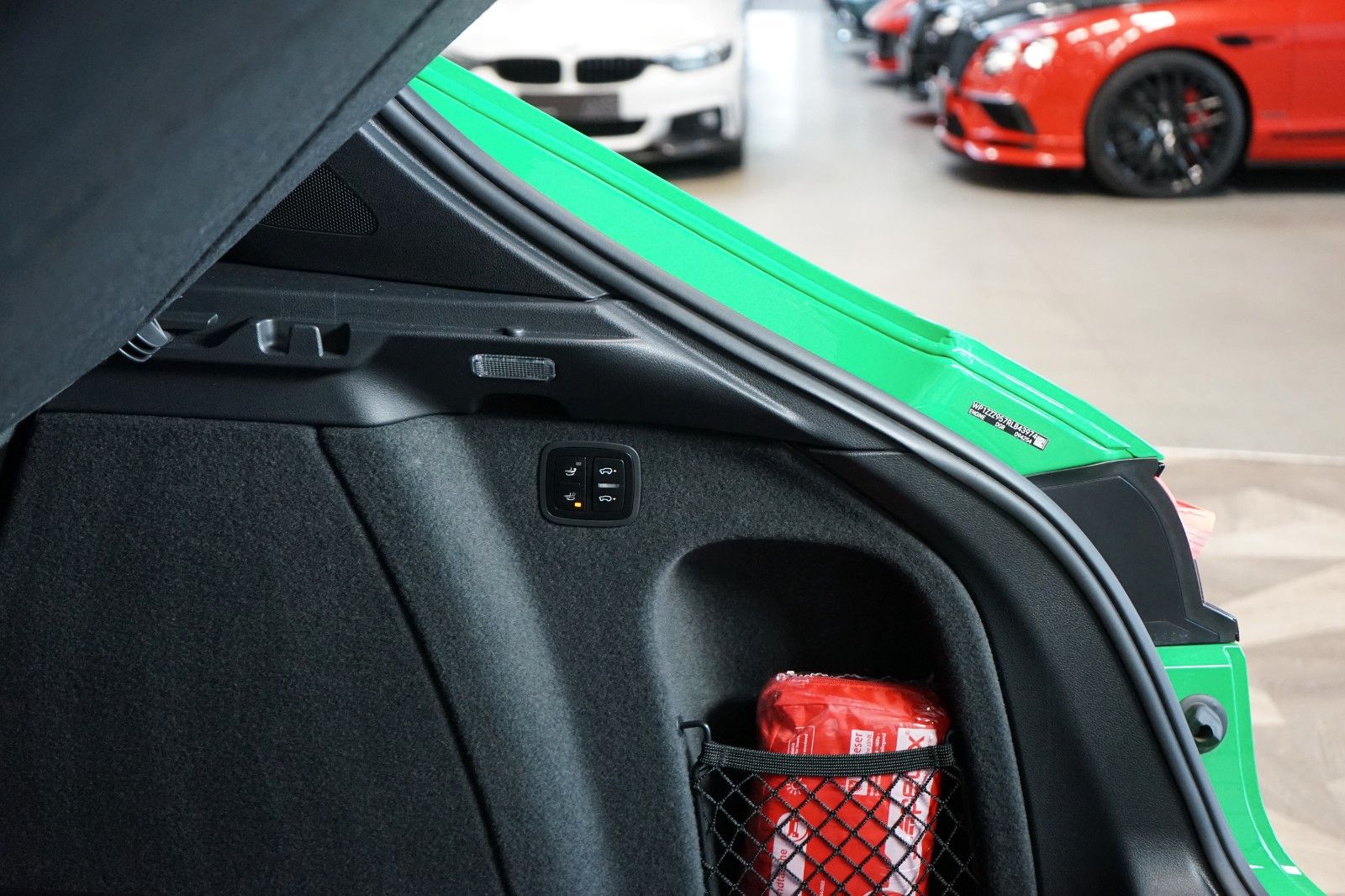 Porsche GTS - Samsaru's Car Outlet