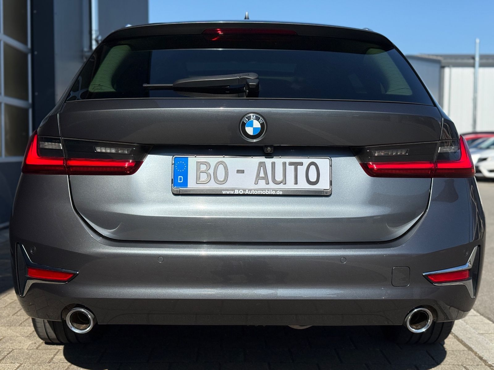 BMW 320 d xDrive LUXURY - Samsaru's Car Outlet