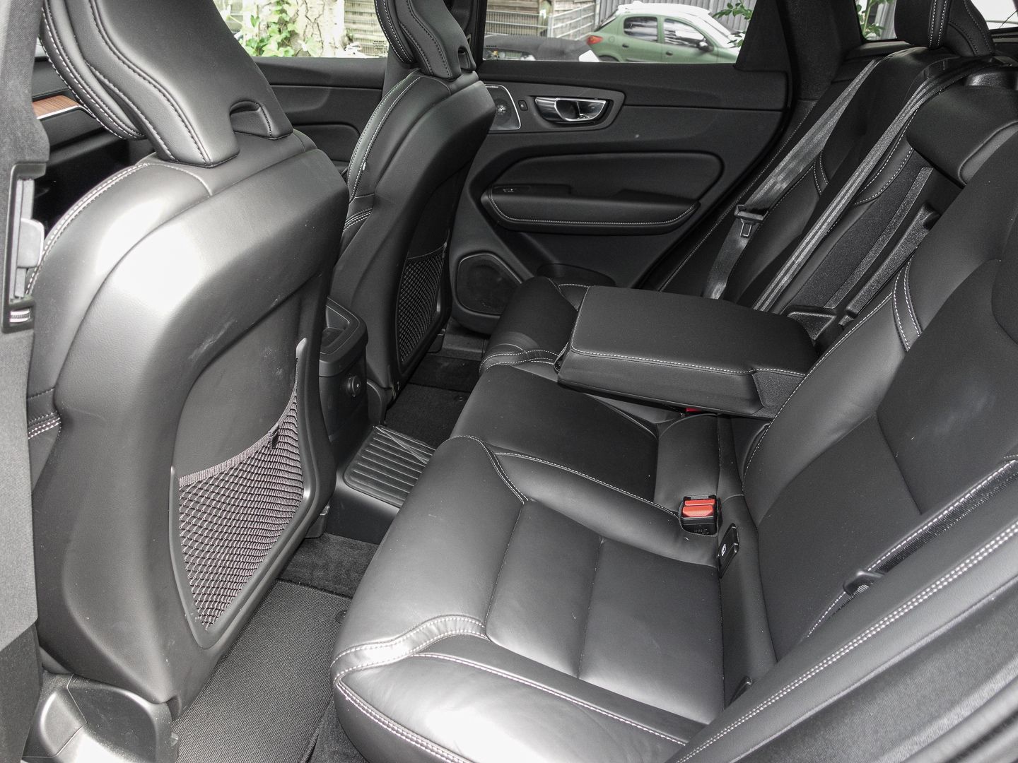 Volvo XC60 Ultra Dark Recharge Plug-In Hybrid AWD T8 T