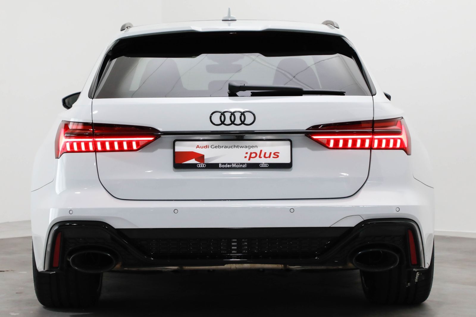 Audi RS 6 Avant AHK Matrix HUD Keramik Pano 305km/h