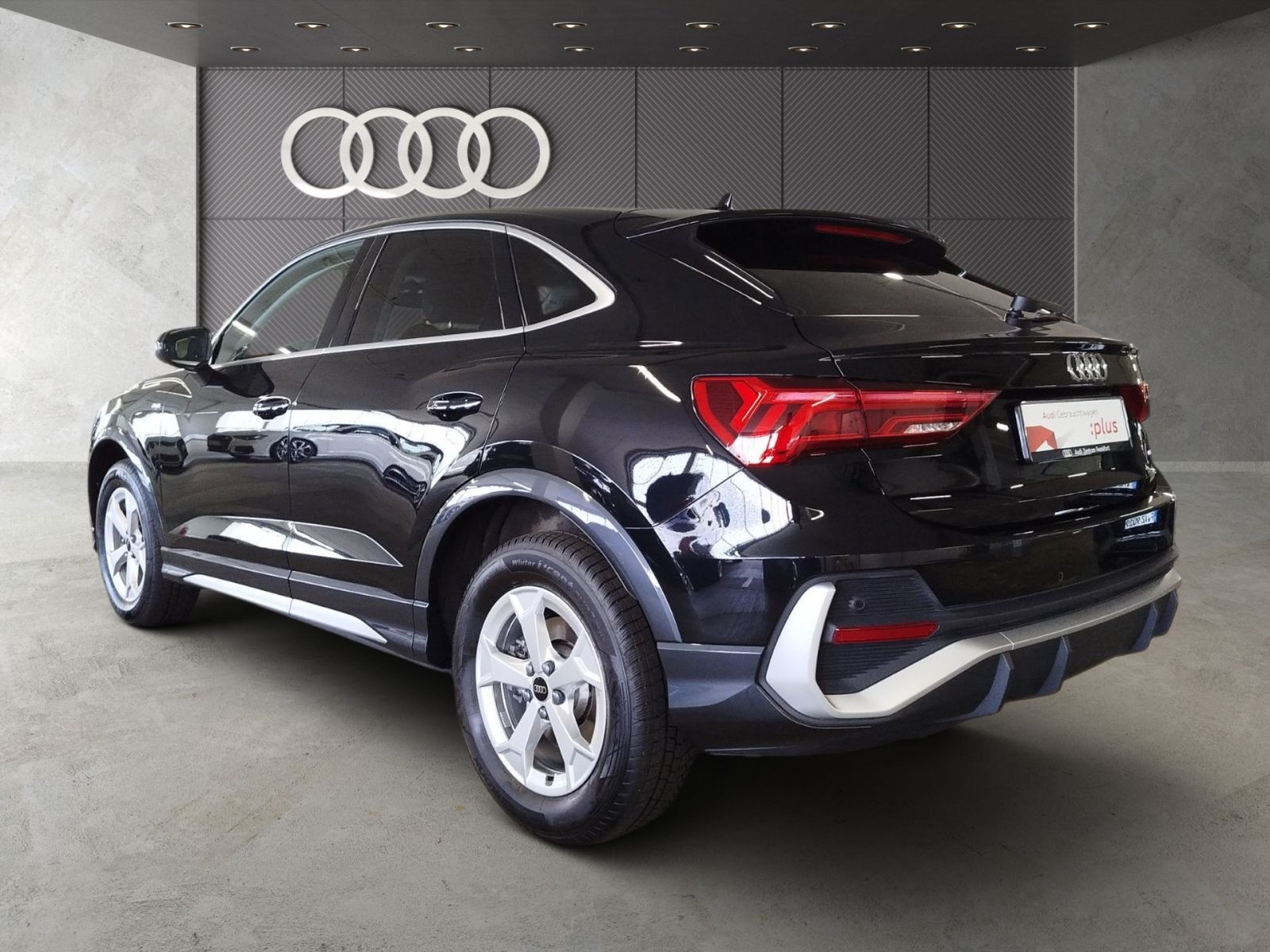 Audi Q3 Sportback 40 TFSI quattro S line - Samsaru's Car Outlet